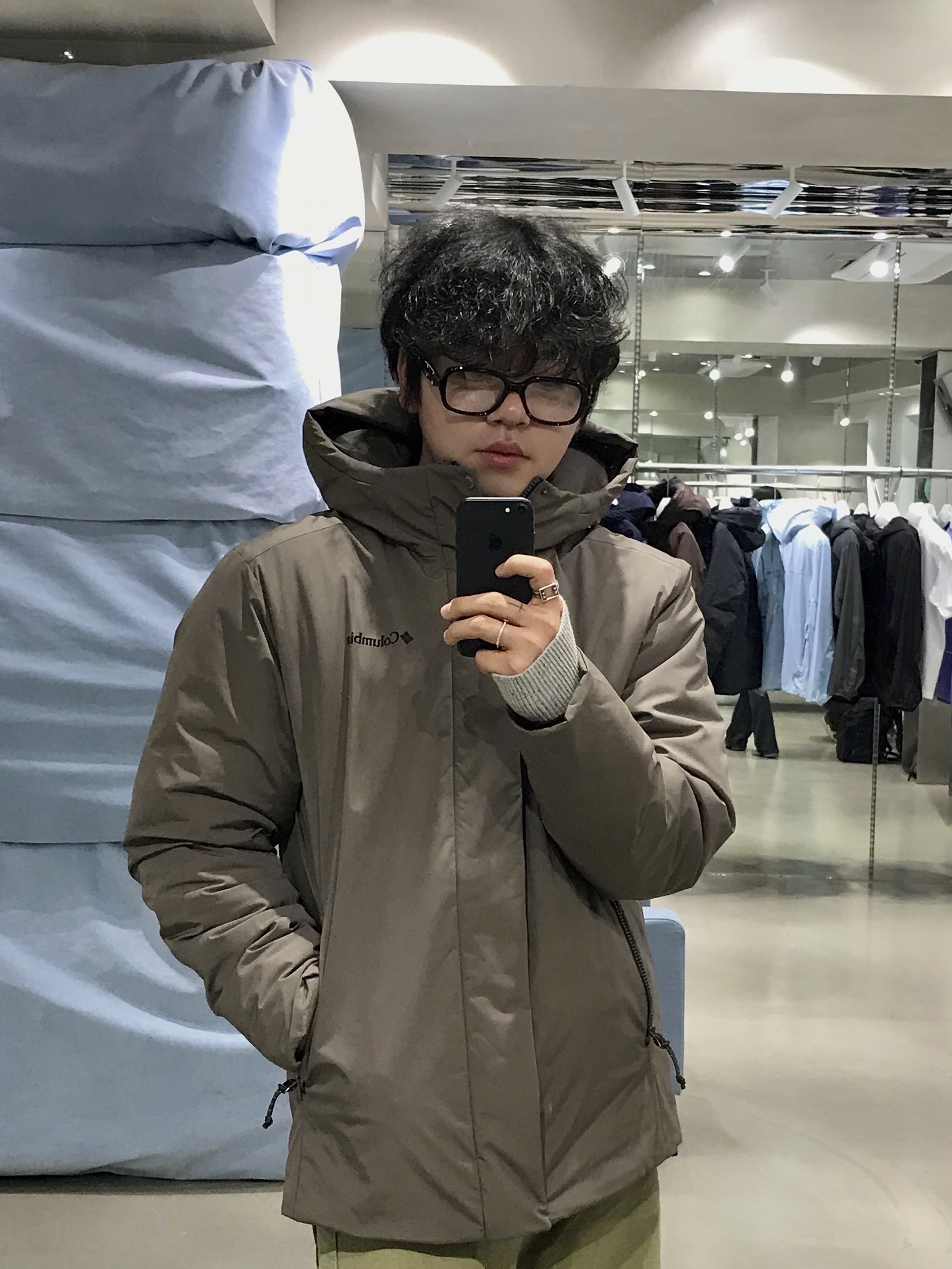 Gentle Monster x Maison Margiela MM114 Black Clear 착용 스타일 - 7