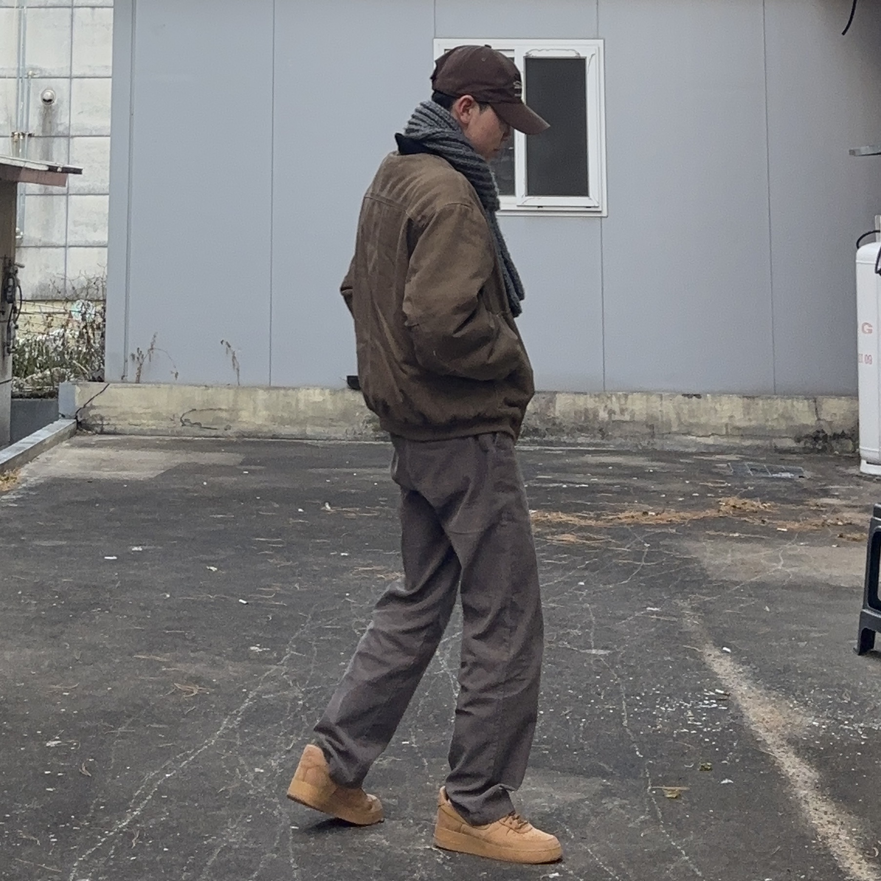 Nike Air Force 1 '07 WB Flax 착용 스타일