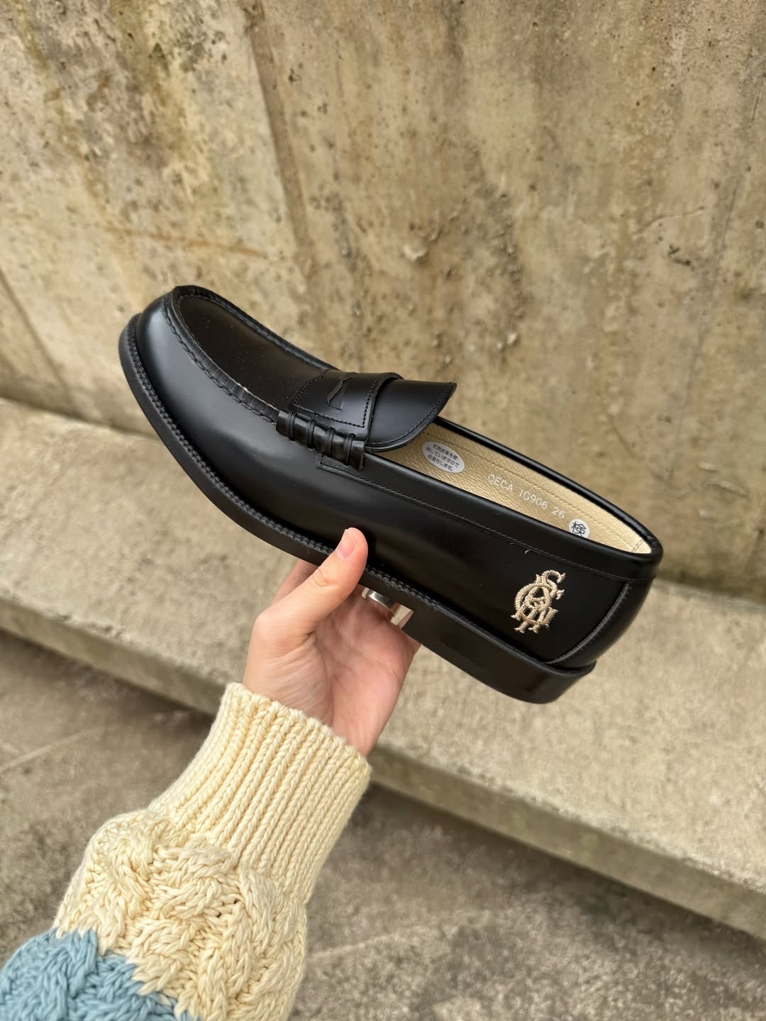 HARUTA X Insane Garage IG906 Black Penny Loafer 착용 스타일 - 2