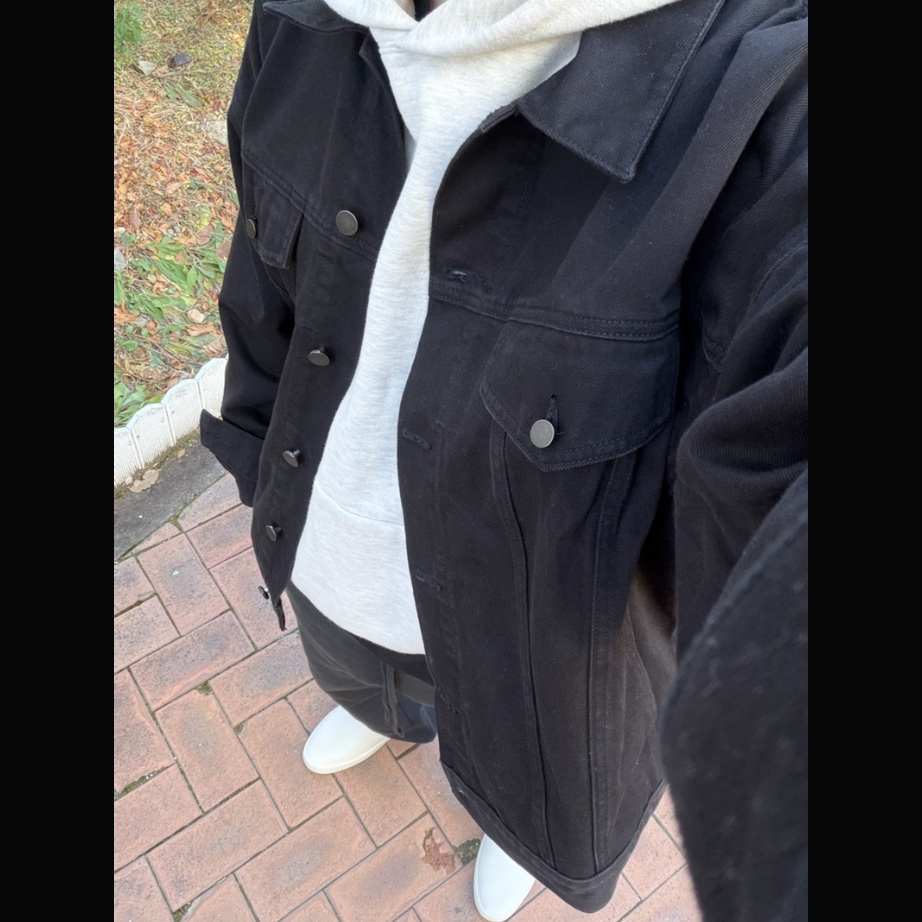 Essentials The Black Collection Denim Jacket Black - 23SS, Essentials The Core Collection Hoodie Light Oatmeal 착용 스타일