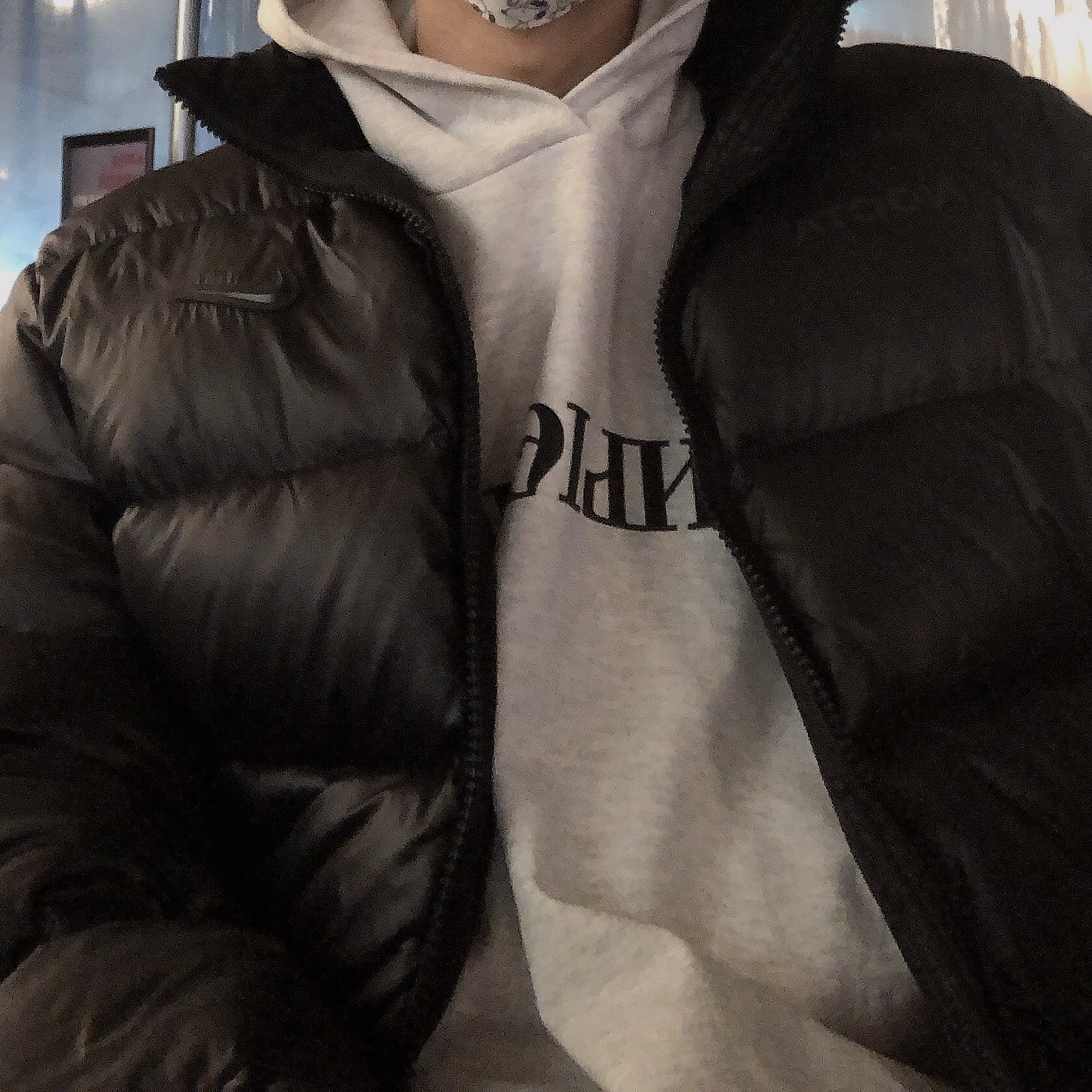 Nike x Drake Nocta Puffer Jacket Black - US/EU, Yeezy x Gosha Rubchinskiy YZY Black Dogs Hoodie Heather Grey 착용 스타일 - 1