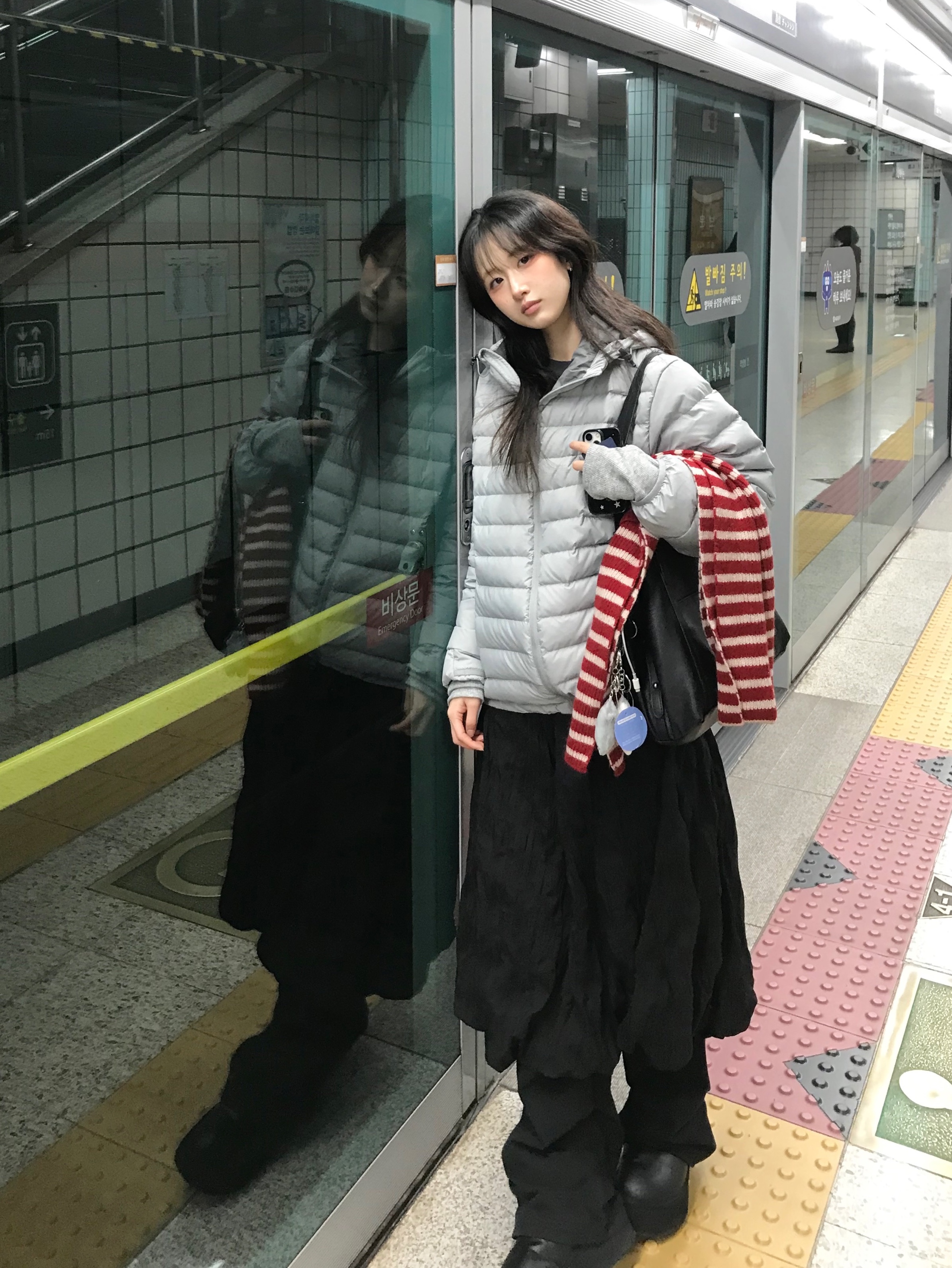 QT8 GARMENTS Duck Down Lightweight Jacket Light Grey 착용 스타일 - 4