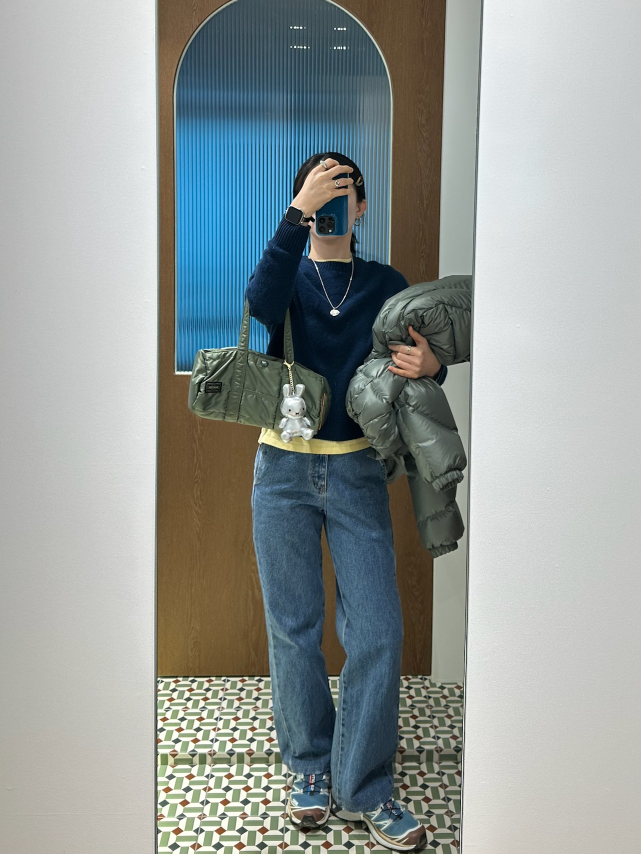 Salomon XT-6 Aegean Blue Tortoise Shell, Porter Tanker Duffle Bag S Sage Green 착용 스타일 - 1