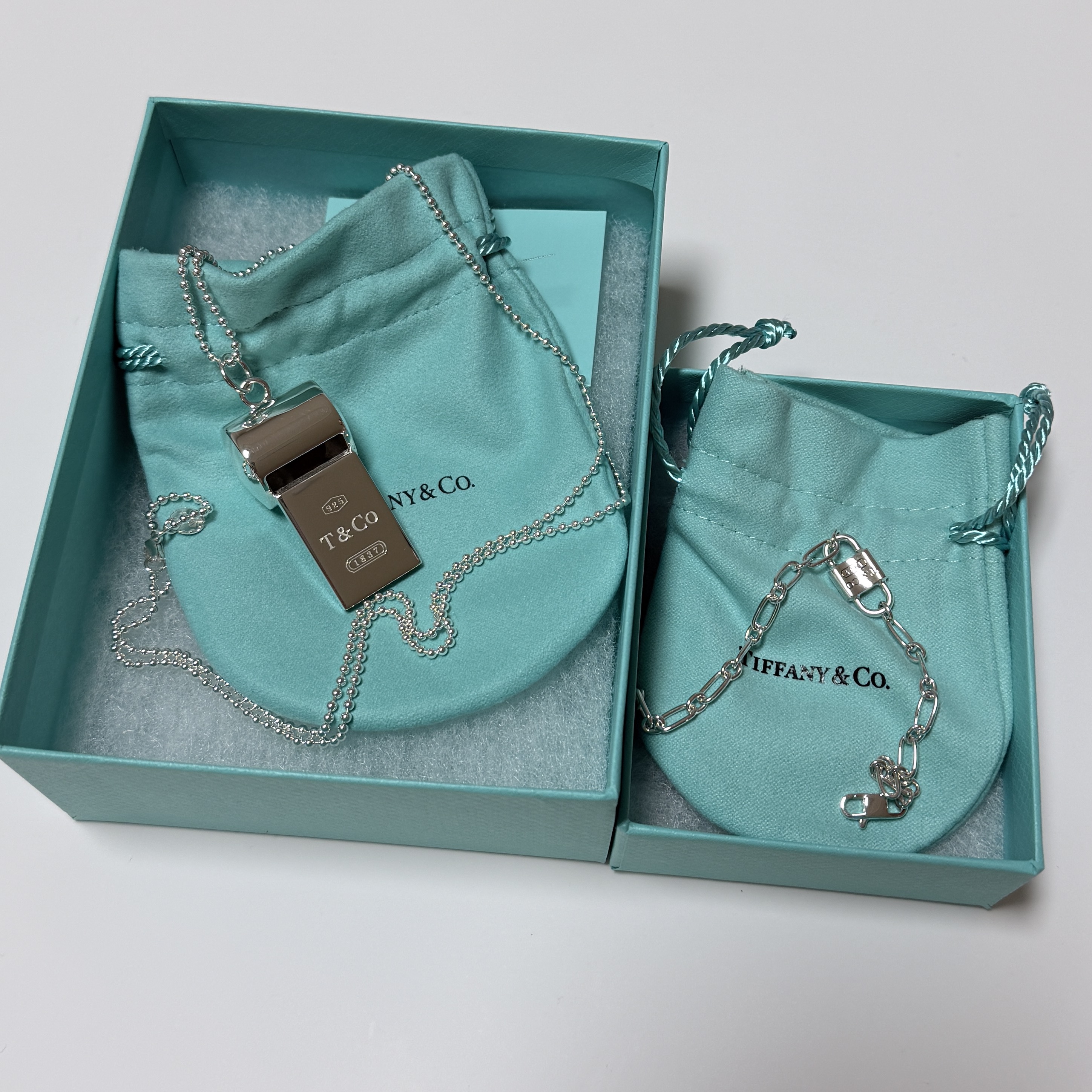 Tiffany & Co. 1837 Whistle Pendant Sterling Silver, Tiffany & Co. 1837S Small Double Lock Bracelet Sterling Silver 착용 스타일
