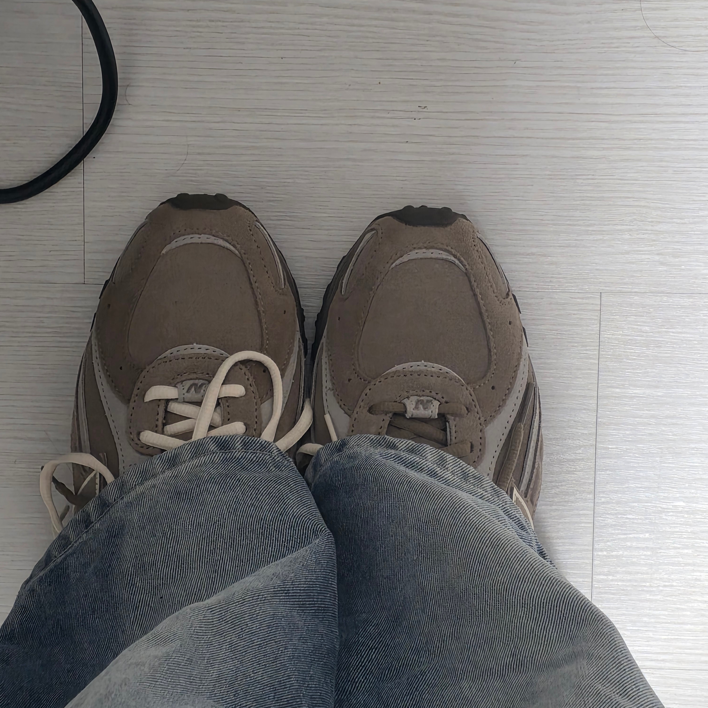 New Balance 204L Suede Mushroom Arid Stone 착용 스타일 - 2