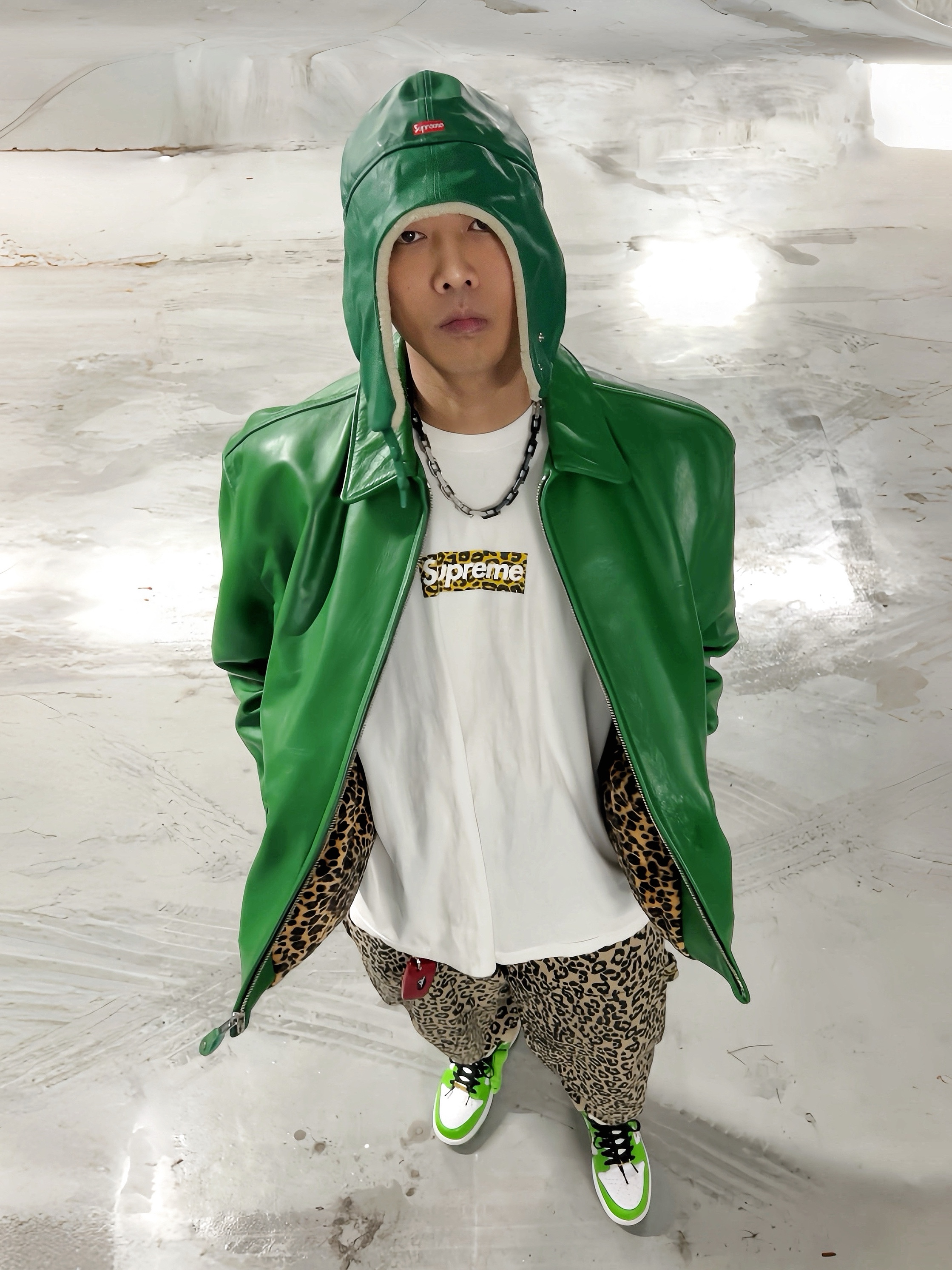 Supreme Leather Earflap Box Logo New Era Green - 22FW, Supreme x Schott Leather Racer Jacket Green - 24FW 착용 스타일