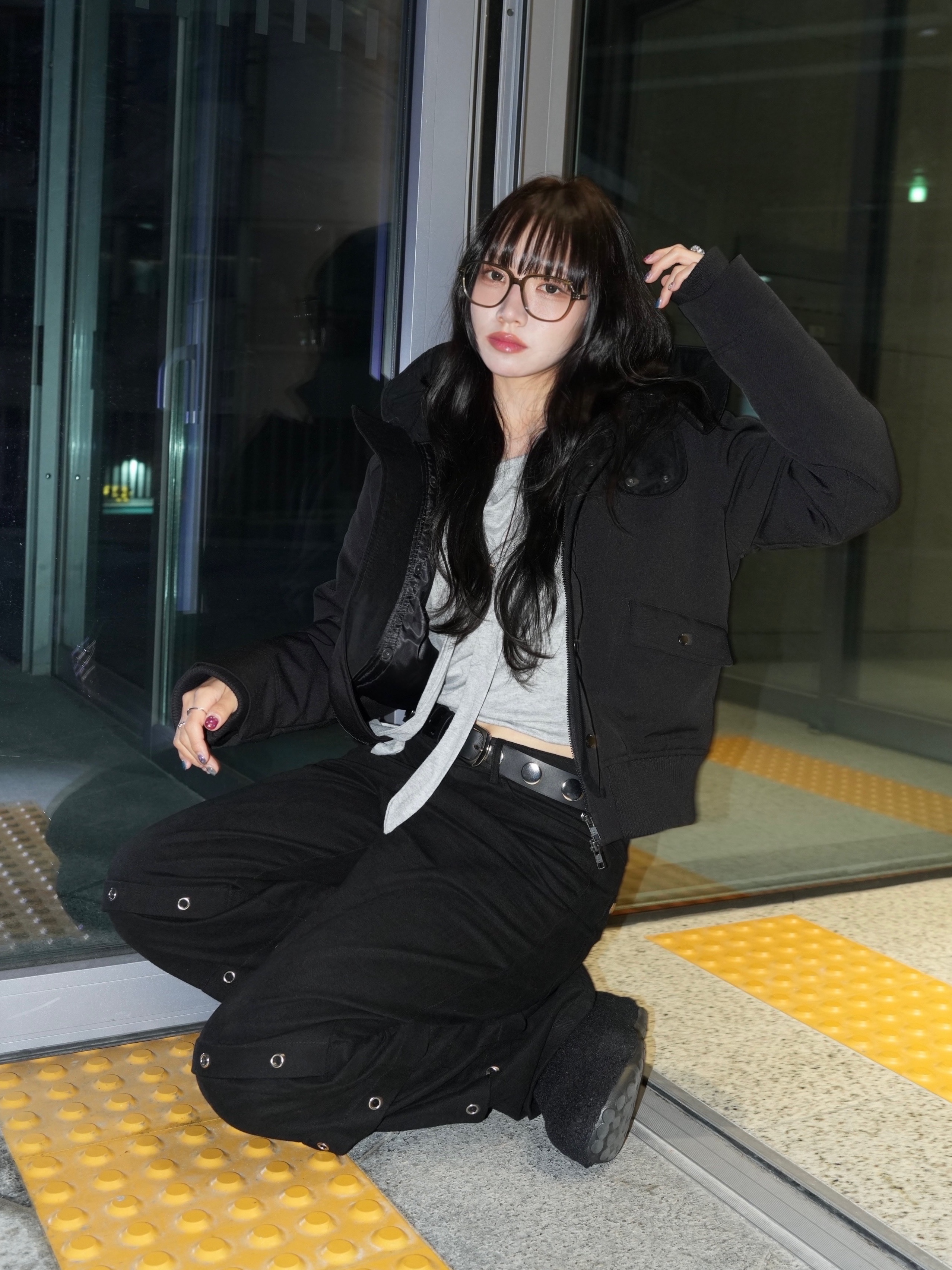 (W) Adidas Adifom Stan Mule Core Black Cloud White 착용 스타일 - 3