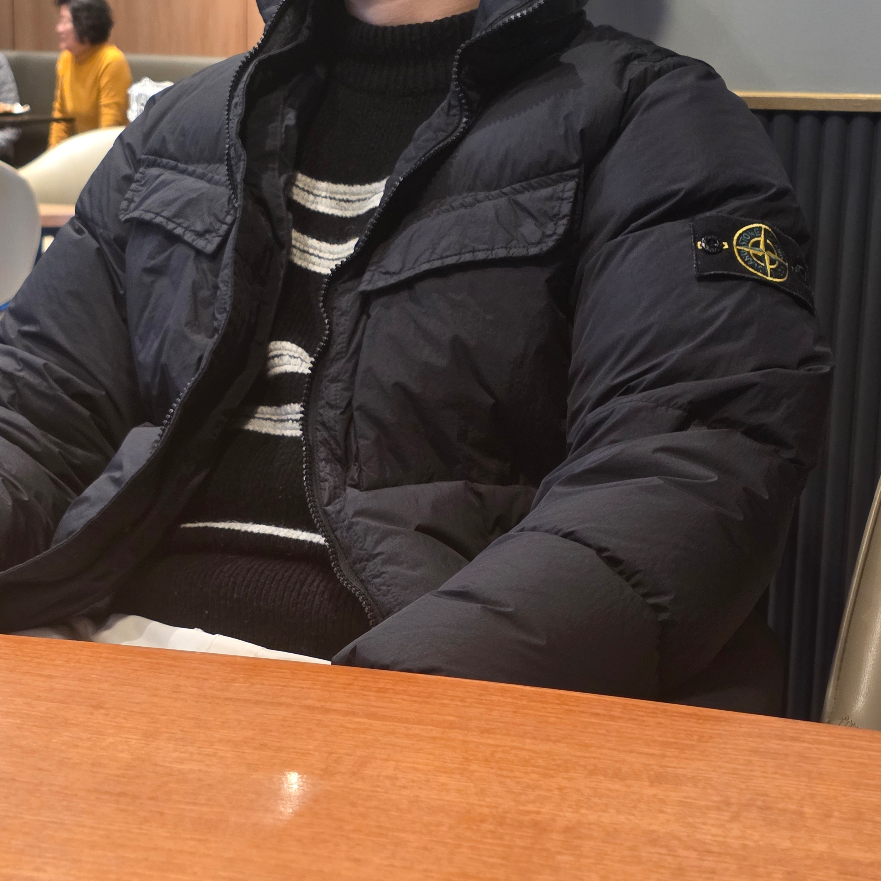 Stone Island 40123 Garment Dyed Crinkle Reps R-NY Down Jacket Black - 22FW, Jordan 1 Low Bred Toe 착용 스타일