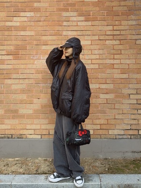Salomon Thermo Trapper Hat Black, Supreme Mesh Mini Duffle Bag Black - 25SS 착용 스타일 - 3