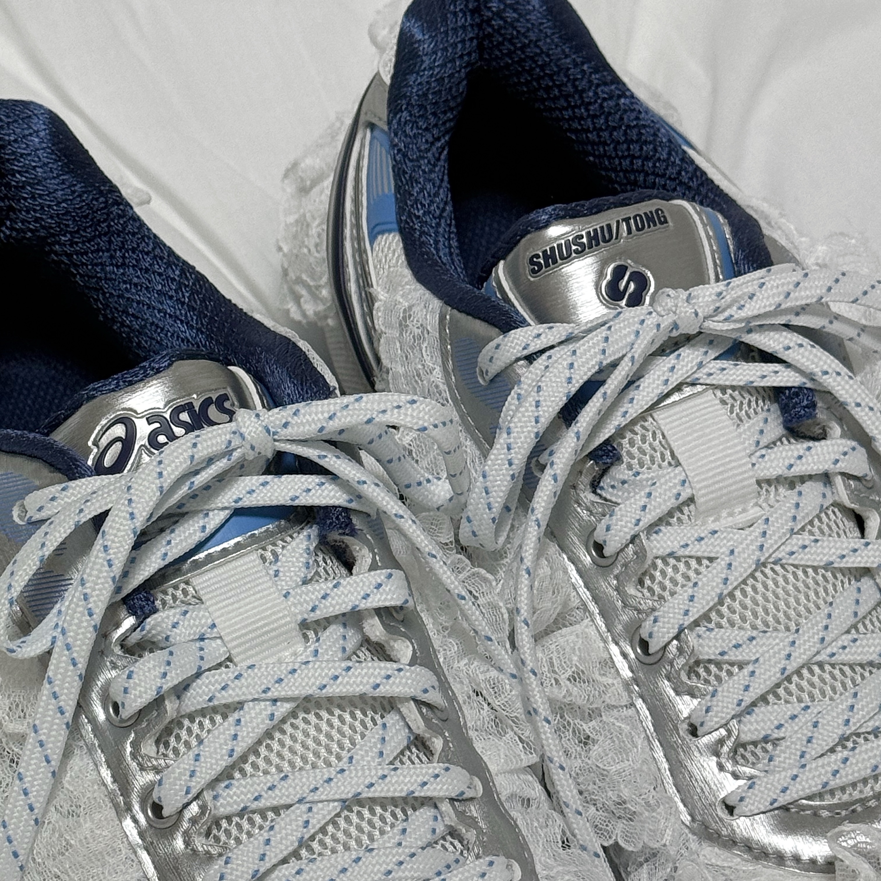 Asics x Shushu Tong Gel-Kinetic Fluent White Dive Blue 착용 스타일 - 2