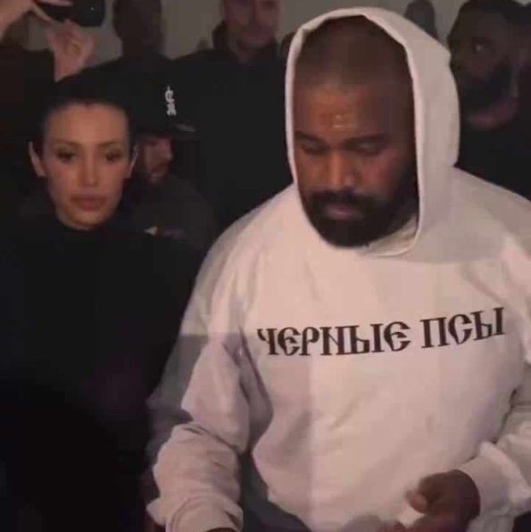 Nike x Drake Nocta Puffer Jacket Black - US/EU, Yeezy x Gosha Rubchinskiy YZY Black Dogs Hoodie Heather Grey 착용 스타일 - 2