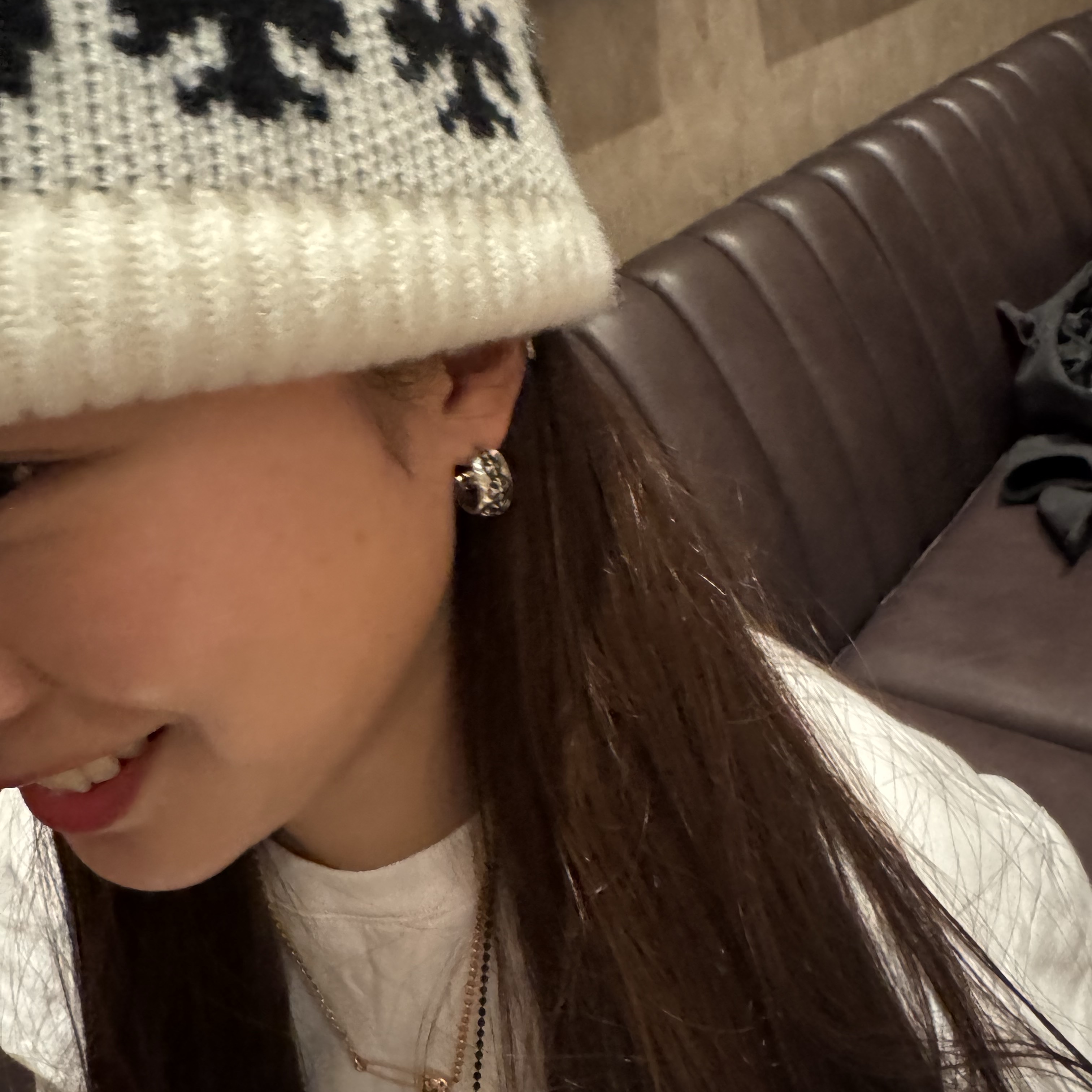 Chrome Hearts Big Daddy Cashmere Beanie White (Star Top Button Ver.), IAB Studio T-Shirt White 착용 스타일 - 2