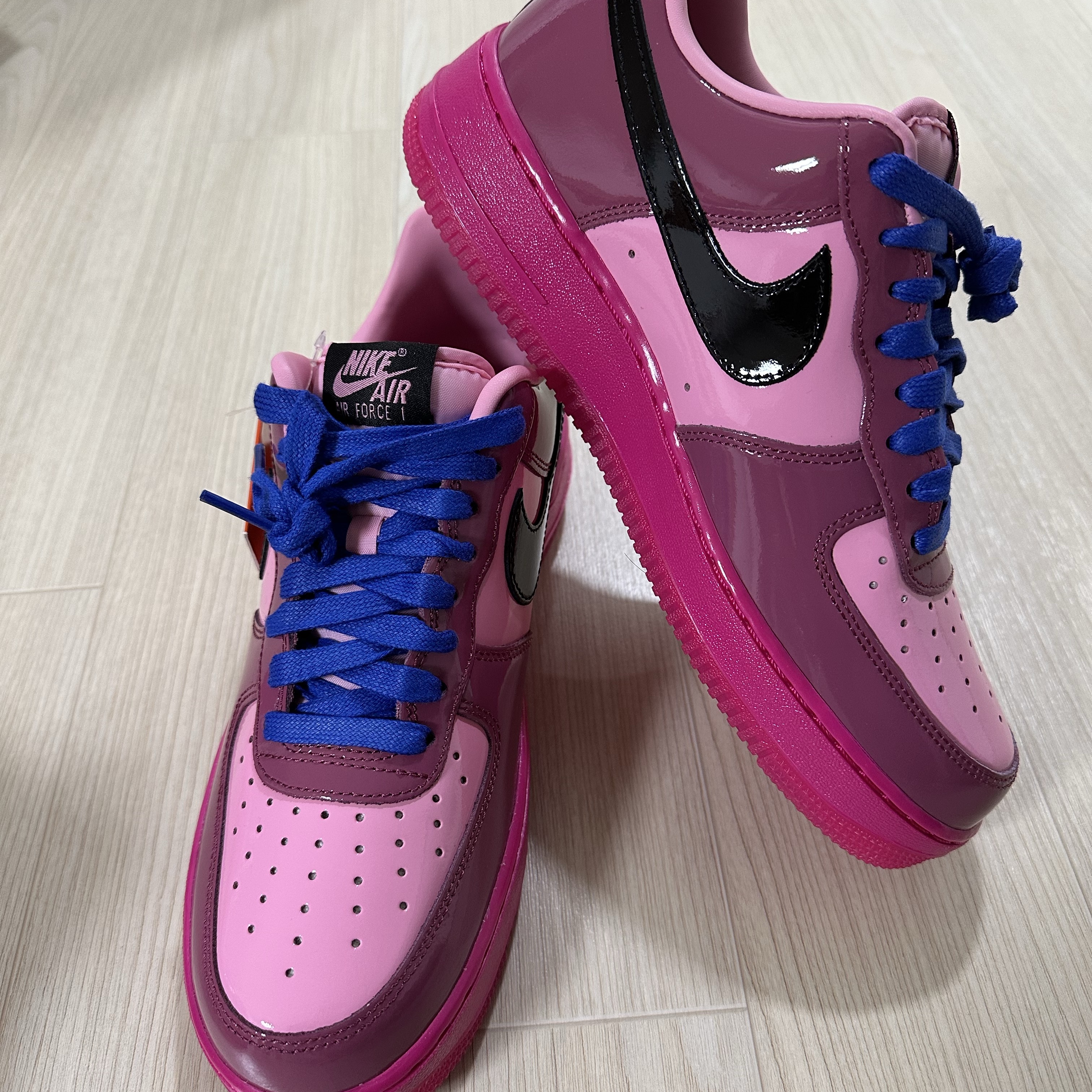 Nike Air Force 1 Low Pink Cooler and Mulberry Rose 착용 스타일 - 1