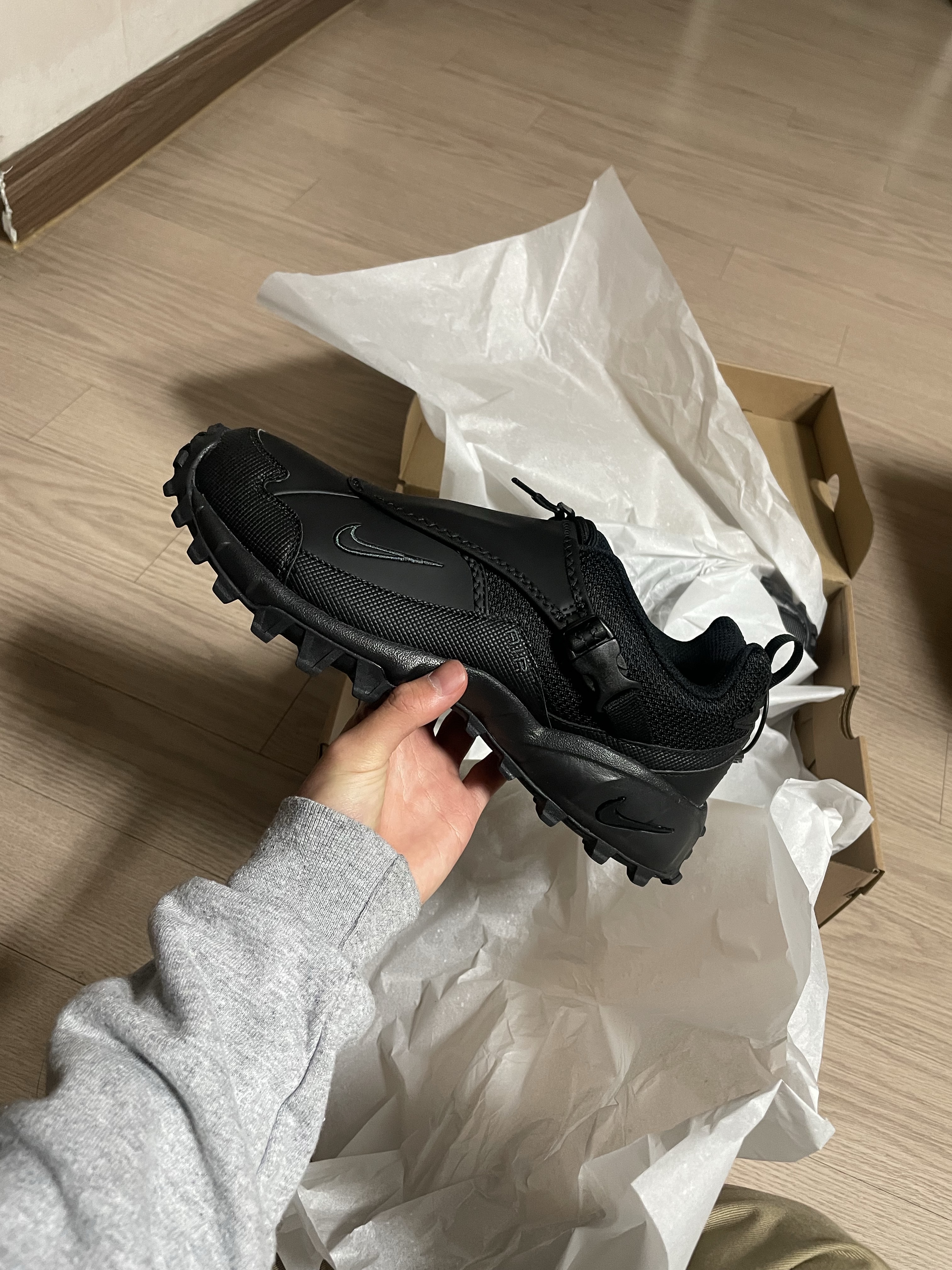 Nike ACG Phassad Black 착용 스타일