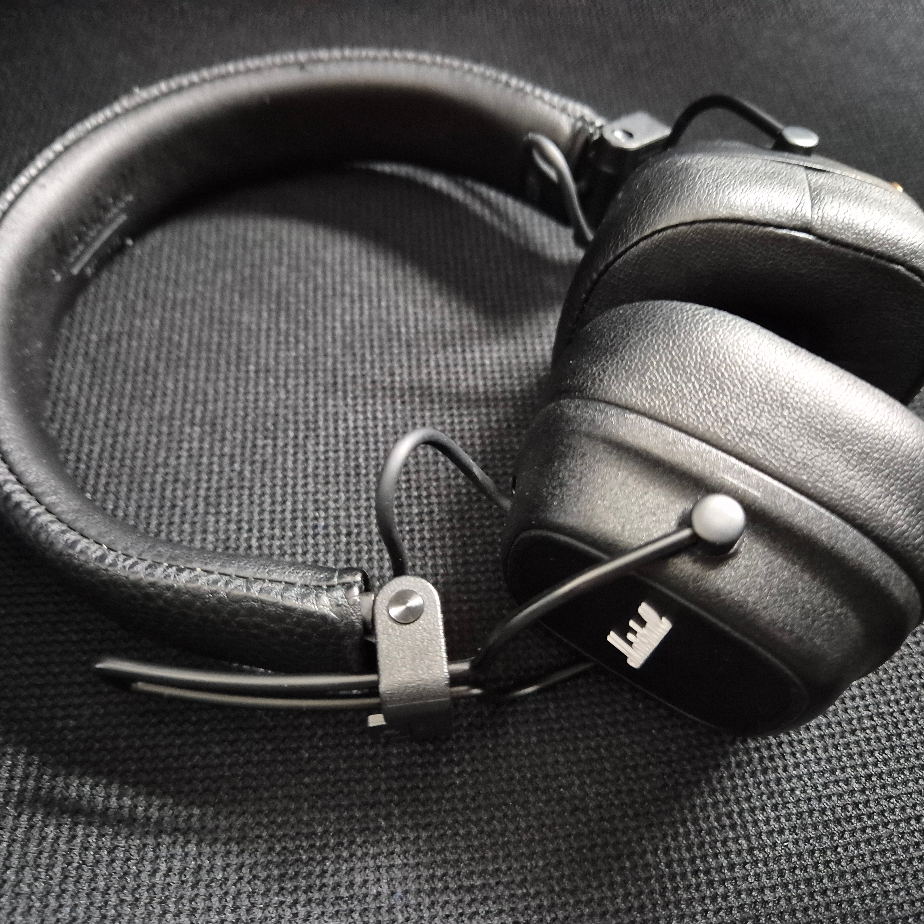 Marshall Major IV Black (Korean Ver.) 착용 스타일