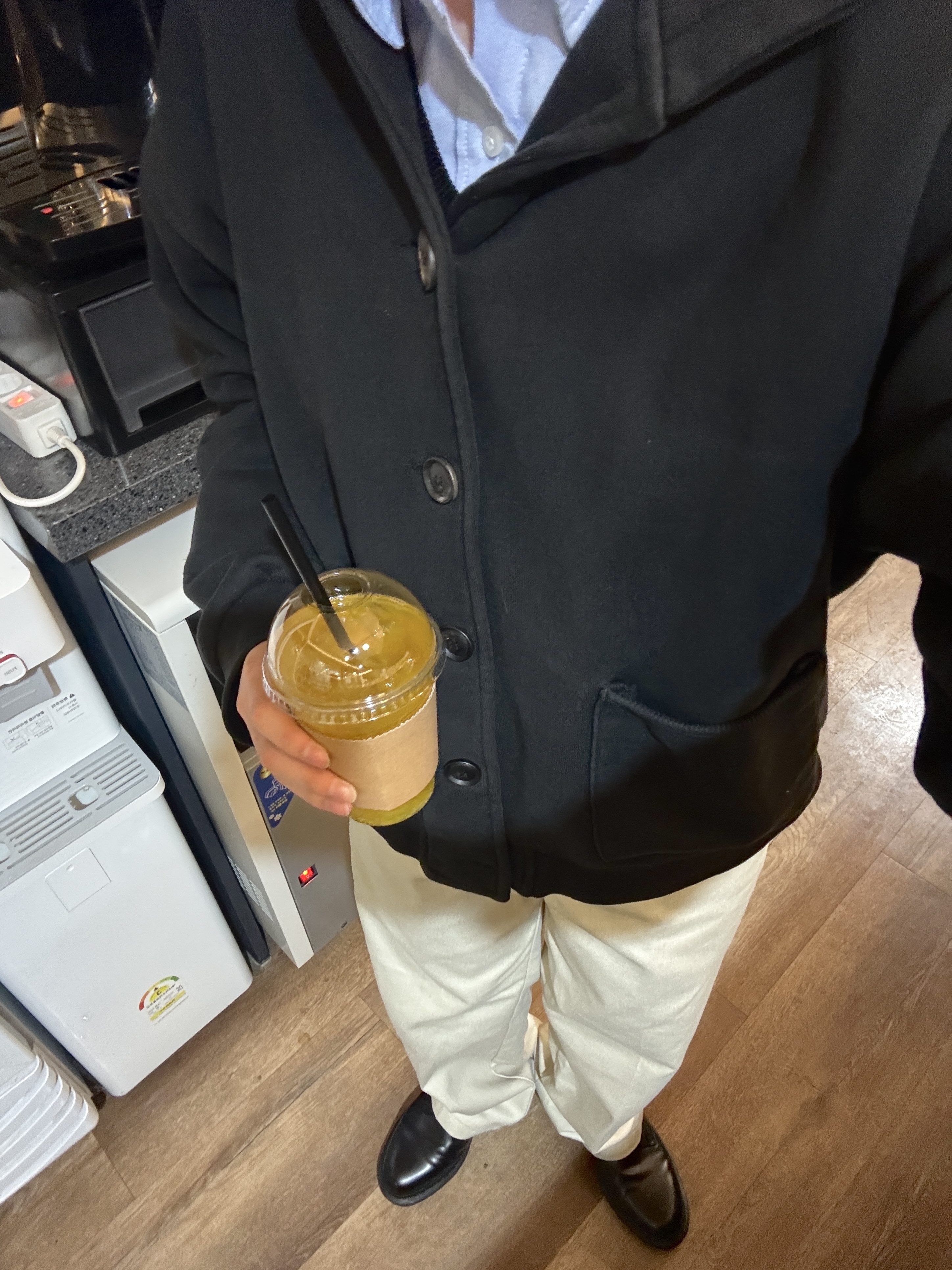 Dickies Original 874 Work Pant Khaki, Dr. Martens 1461 Mono Black 착용 스타일