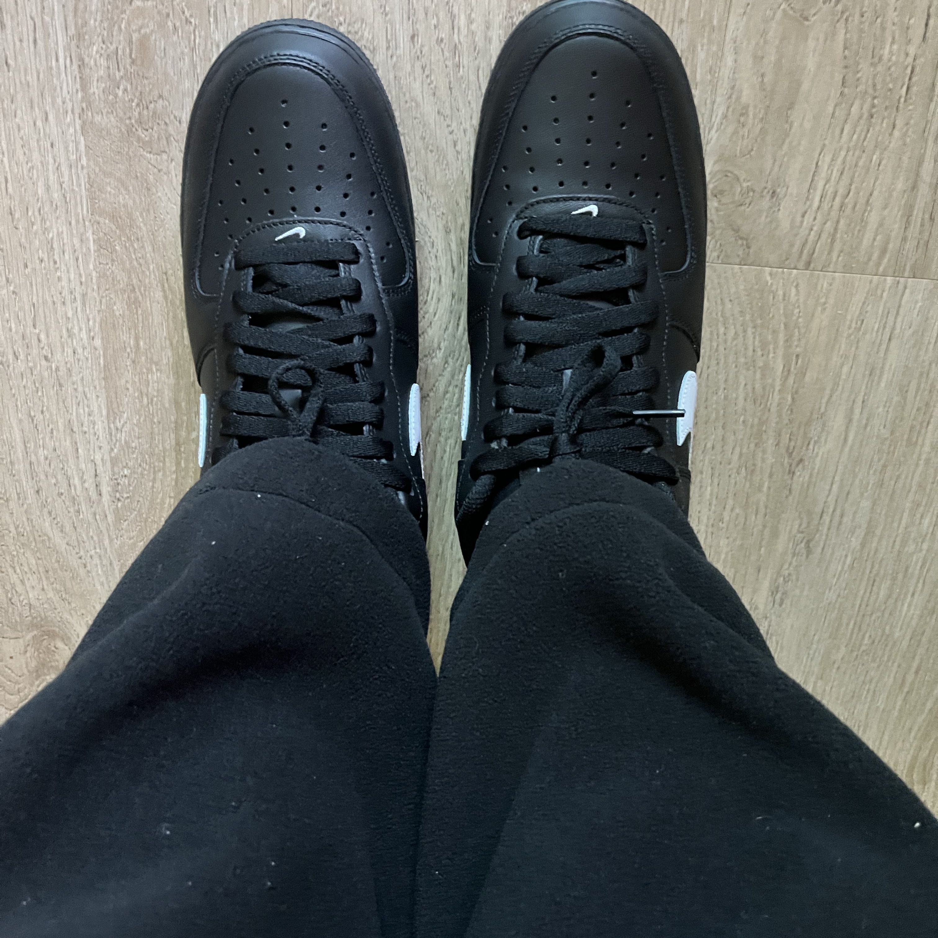 Nike Air Force 1 '07 Black White 착용 스타일