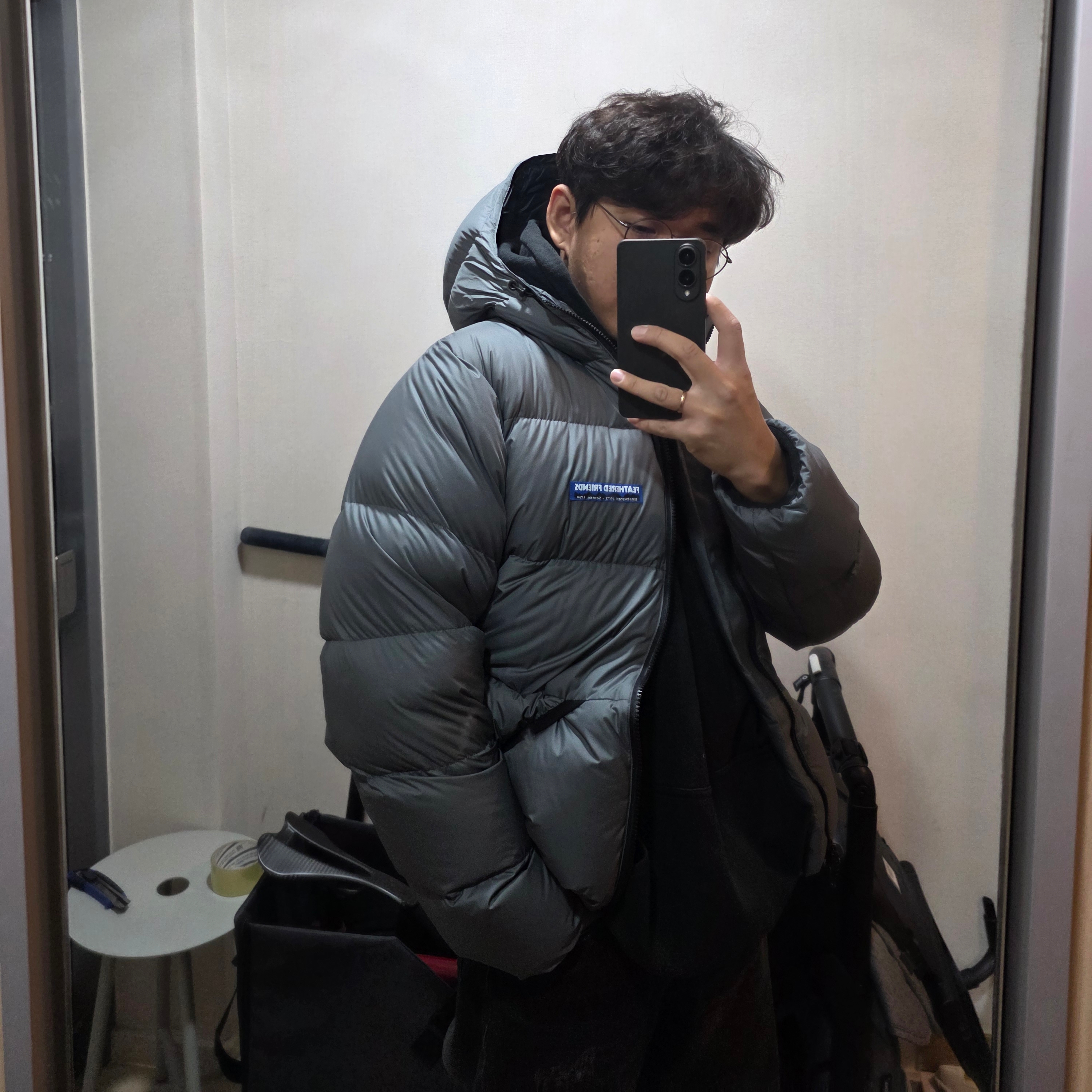 Feathered Friends Helios Hooded Down Jacket Cinder 착용 스타일