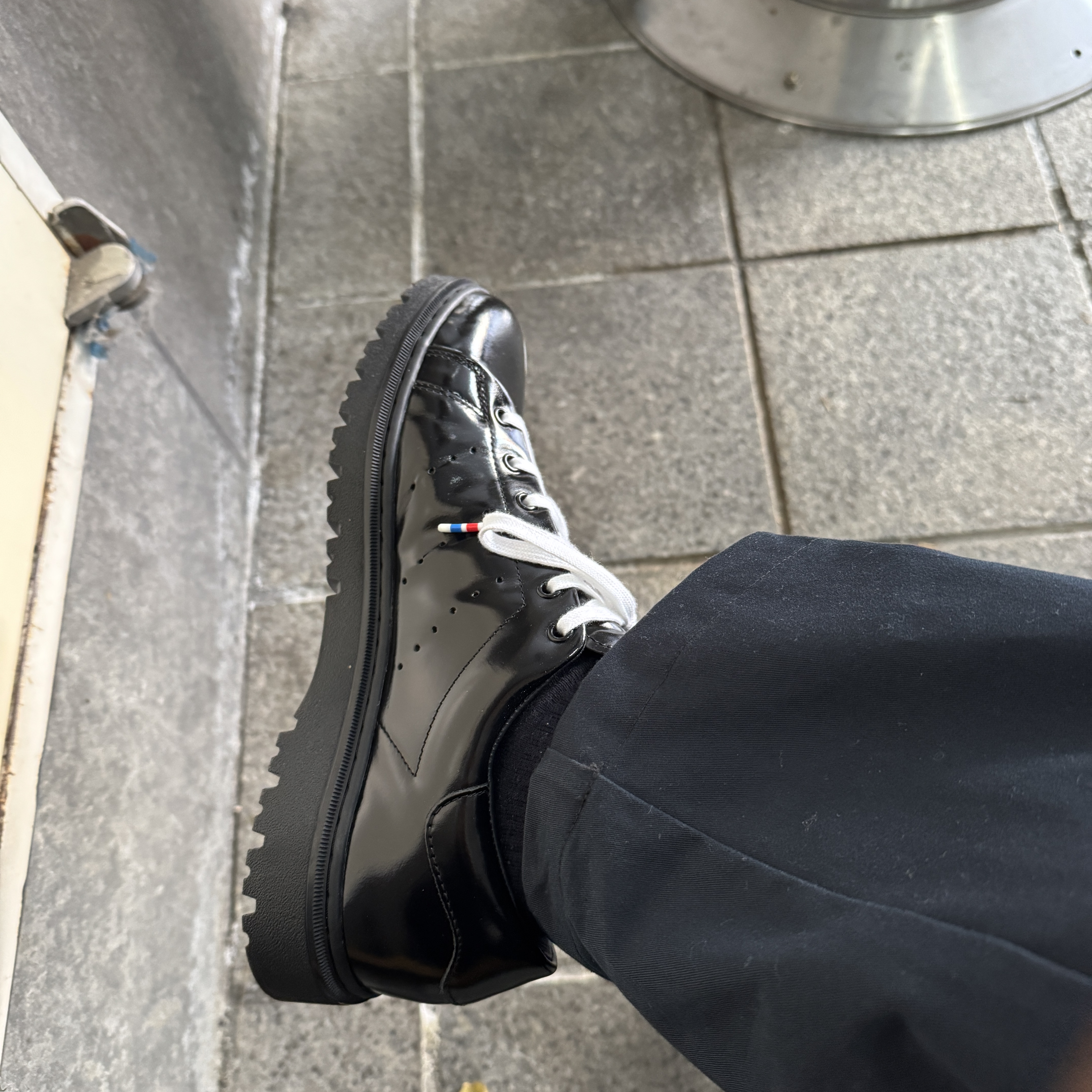 Adidas x Spongebob Stan Smith Freizeit Core Black 착용 스타일 - 2