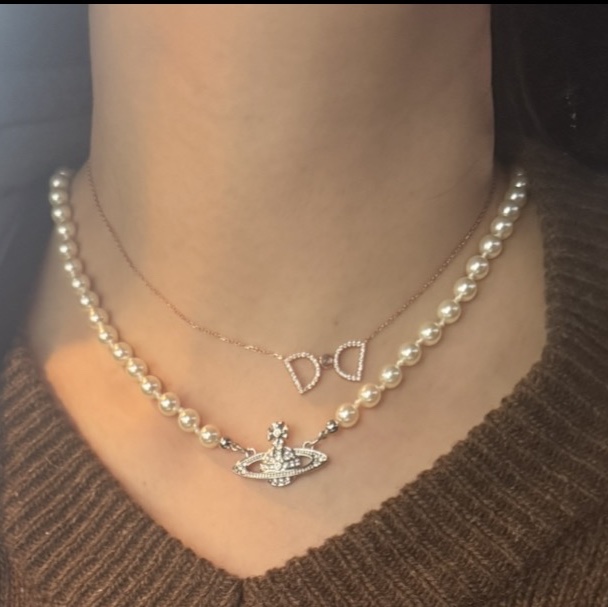 Vivienne Westwood Mini Pearl Bas Relief Necklace Silver 착용 스타일