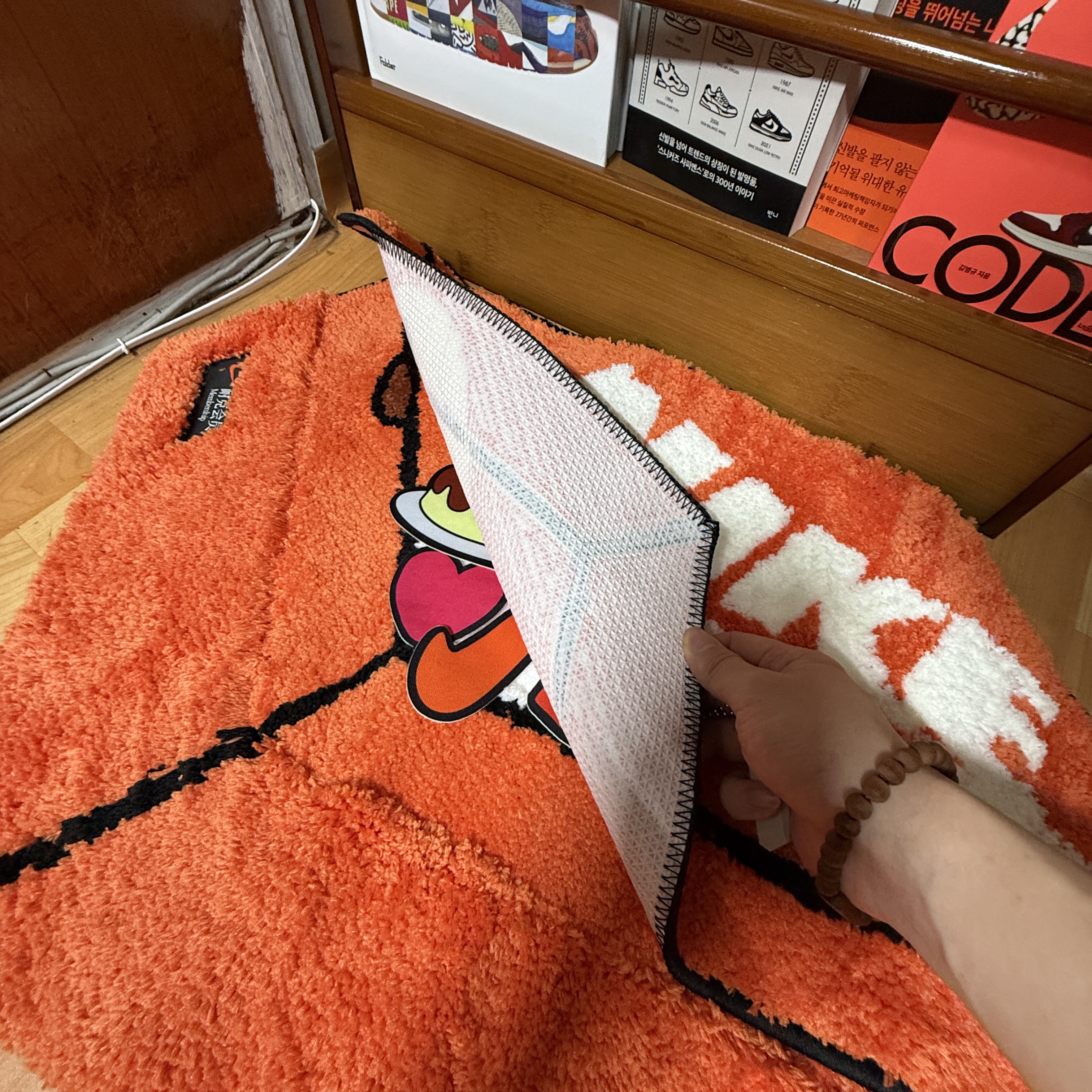 Nike Box Rugmat Orange 착용 스타일 - 2