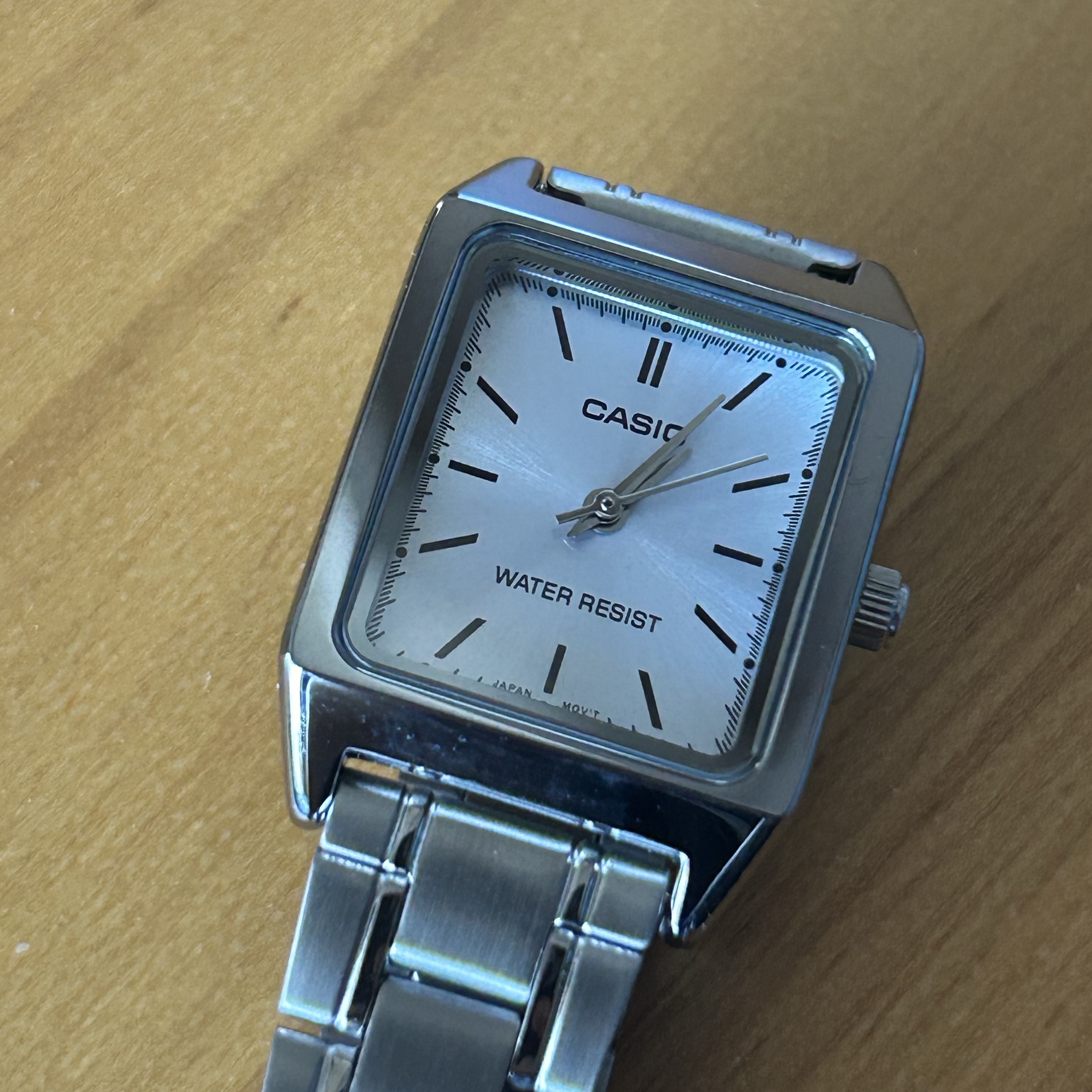 Casio LTP-V007D-2E 착용 스타일 - 1
