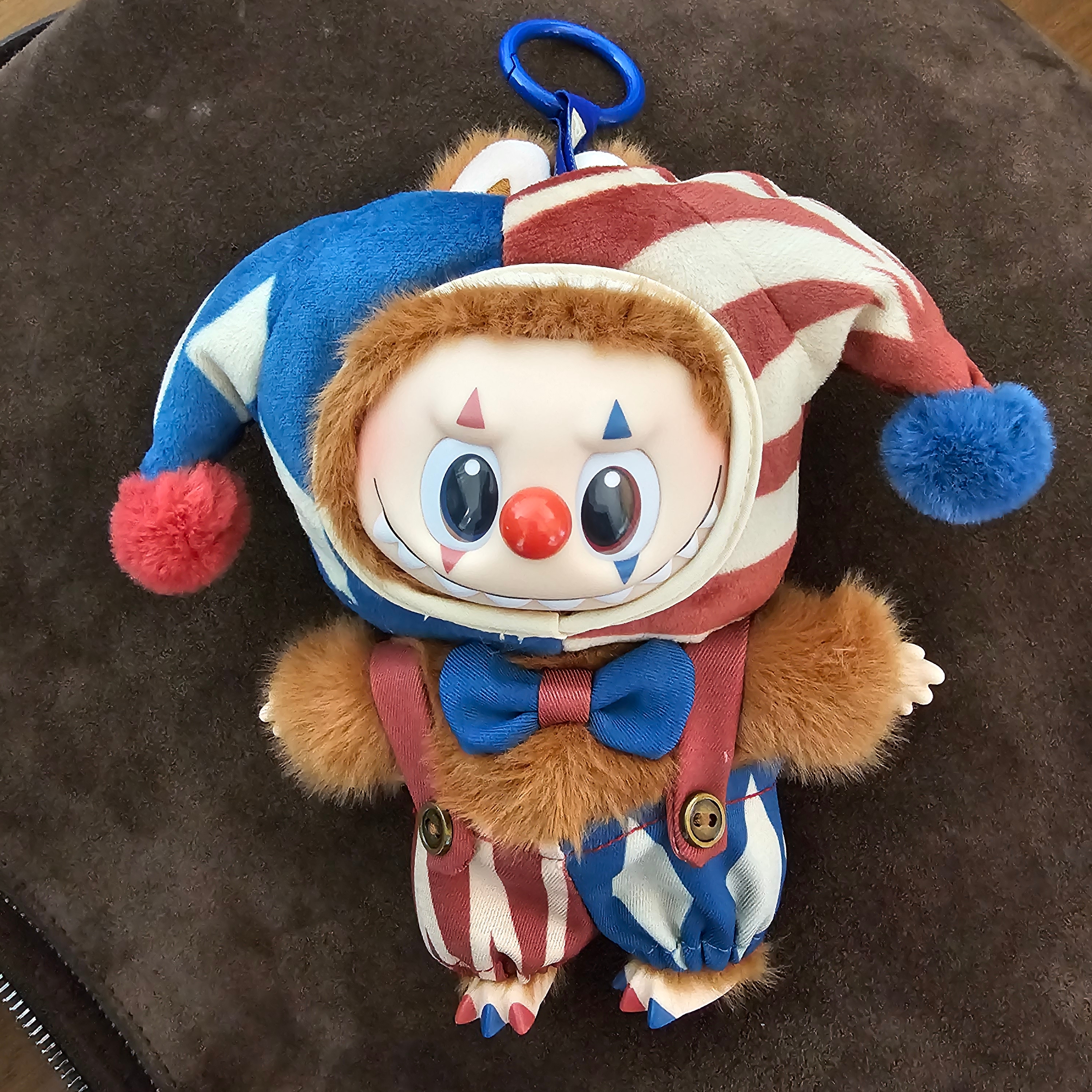 Pop Mart Why So Serious Series Vinyl Plush Pendant Juggling Clown (Opened Case) 착용 스타일