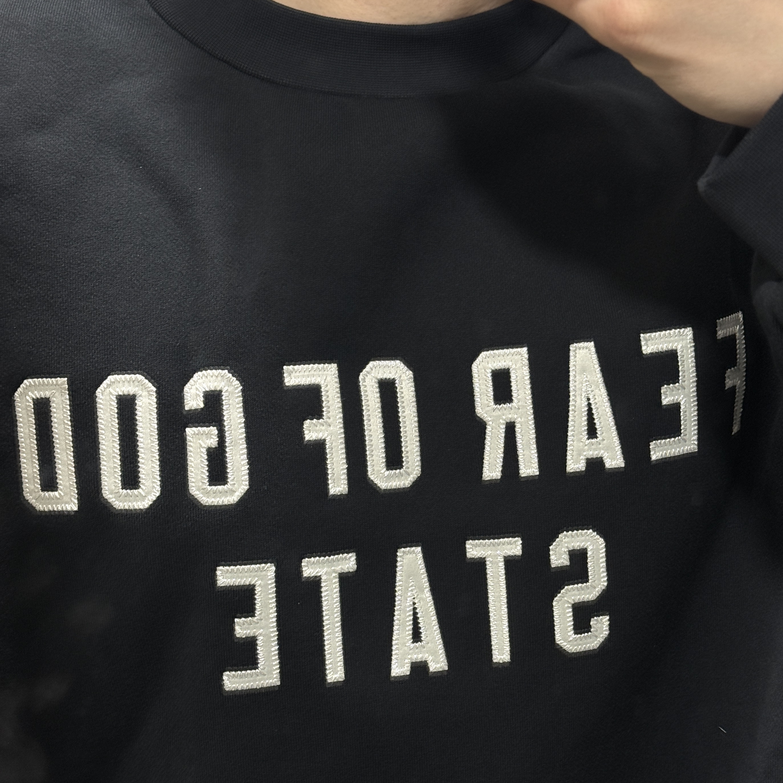 Essentials 90's Fleece Crewneck Sweatshirt Jet Black - 25FW 착용 스타일 - 2