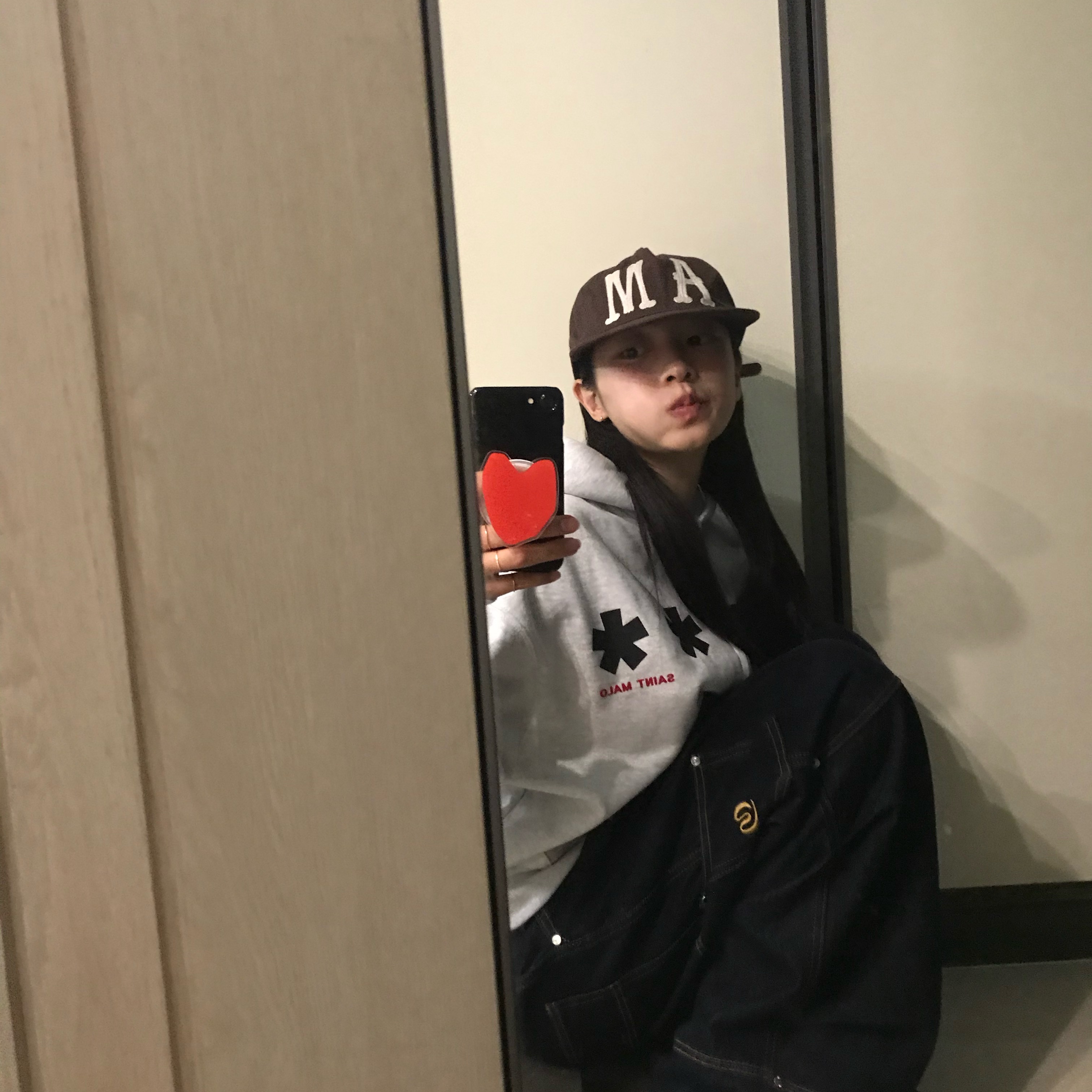 AMOU Square Star Hoodie Zip Up White Melange, AMOU Square Star Hoodie Zip Up Navy 착용 스타일 - 5