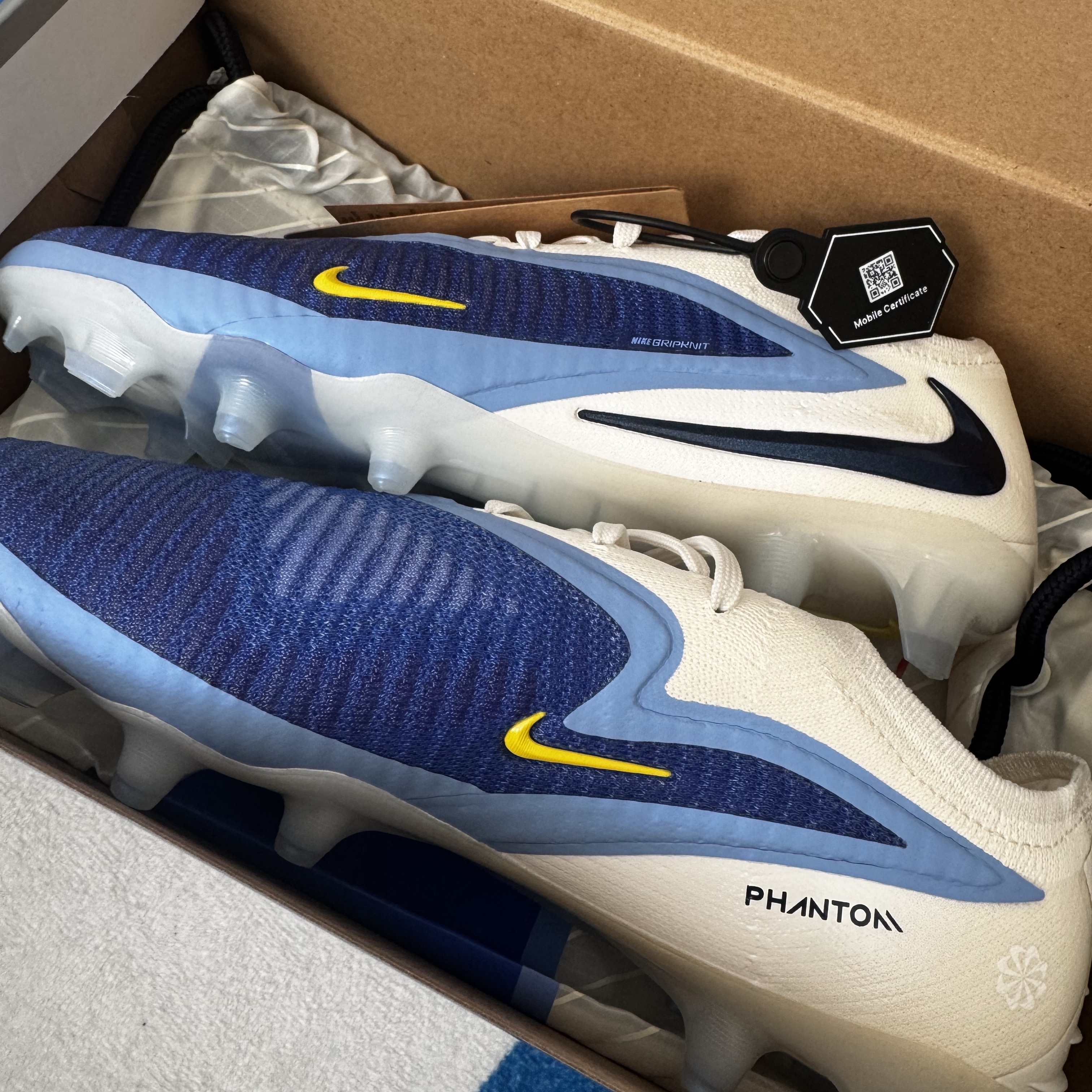Nike Phantom 6 Low Elite FG Racer Blue Dark Obsidian 착용 스타일