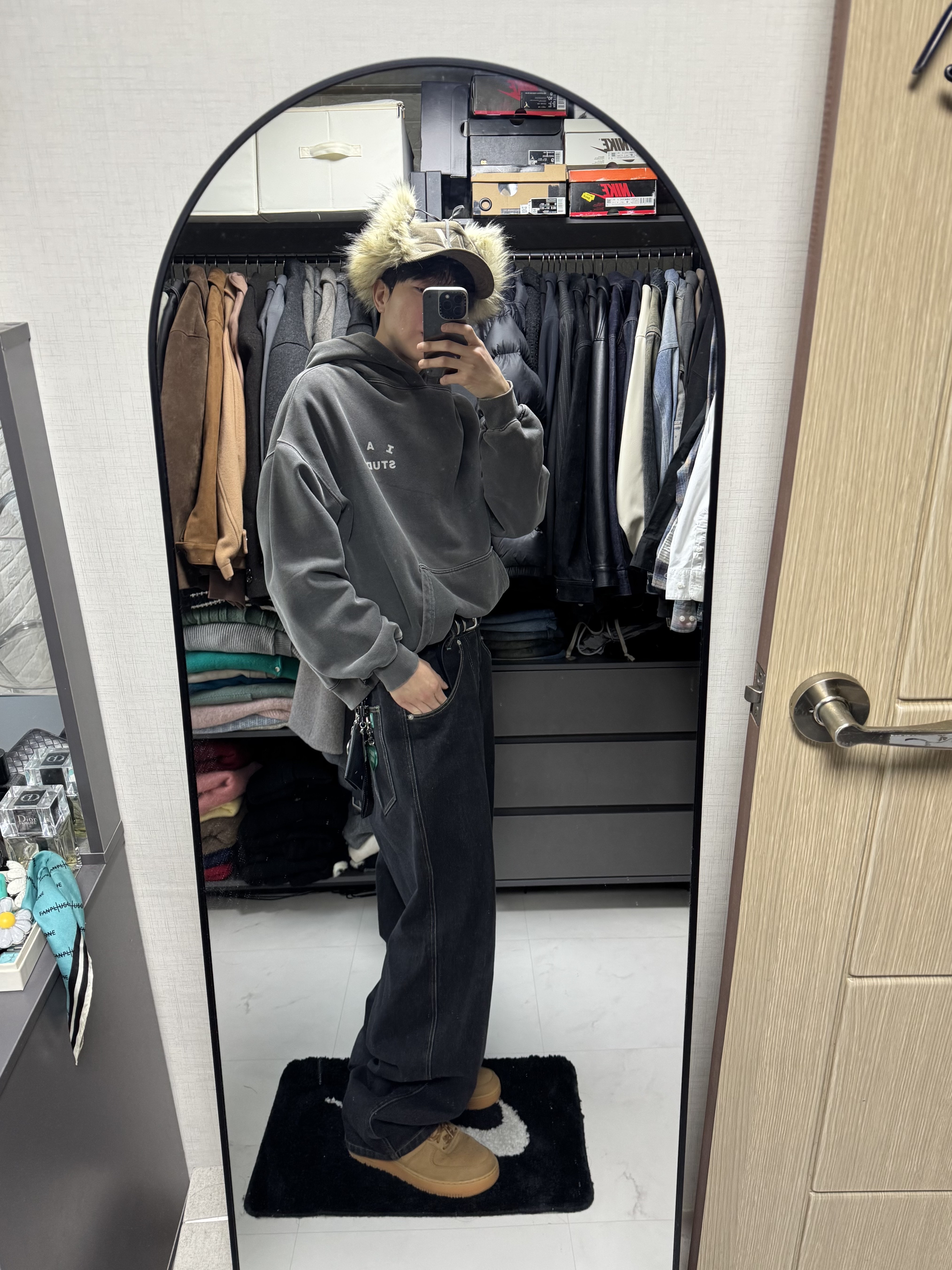 Open Yy Faux Fur Corduroy Earflap Cap Khaki, Zo&Friends Zoa Plush Keyring Grey 착용 스타일 - 1