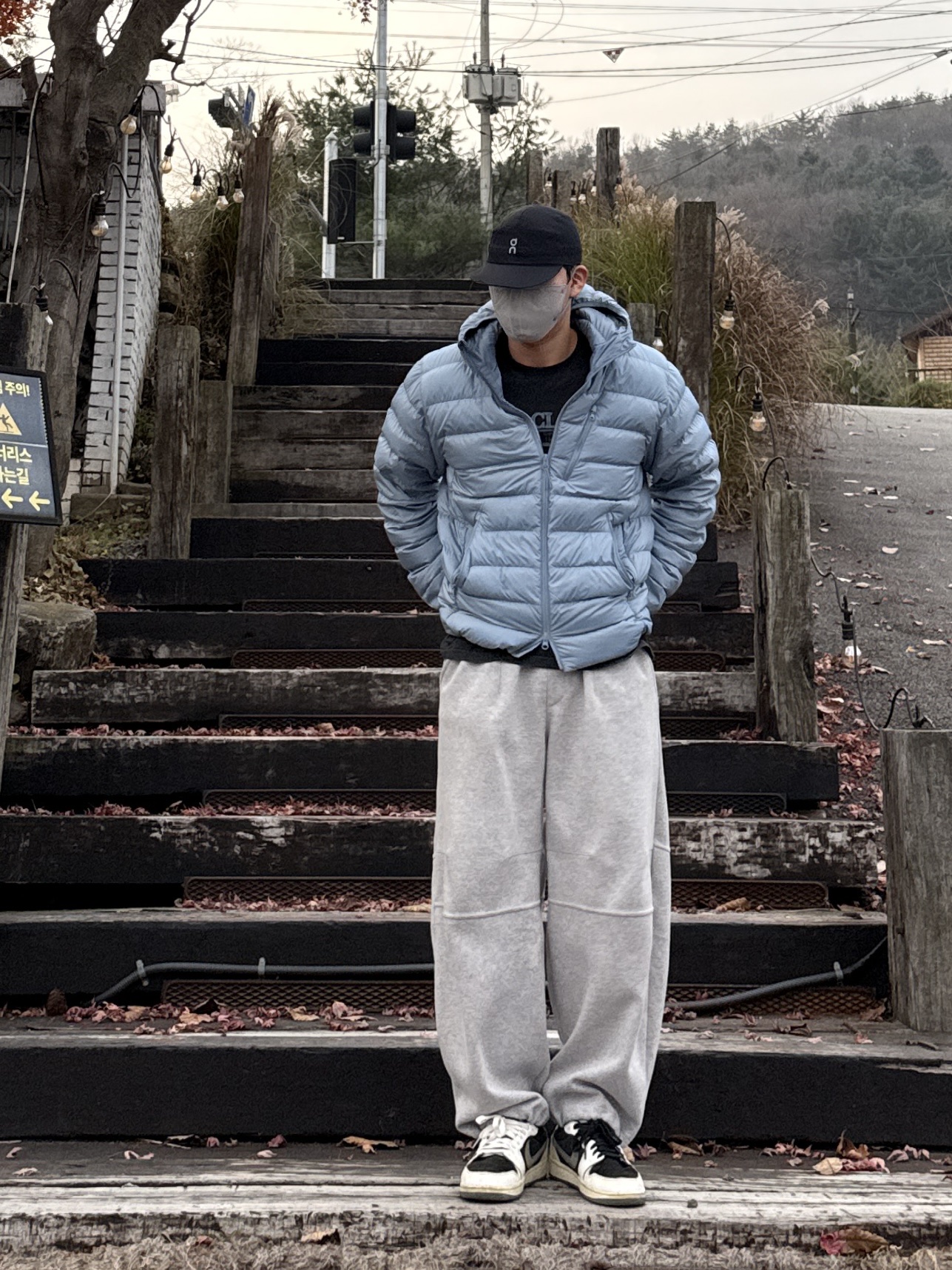 On Running Performance Cap Black, Musinsa Standard City Leisure Hooded Light Down Jacket Cloudy Blue 착용 스타일 - 2