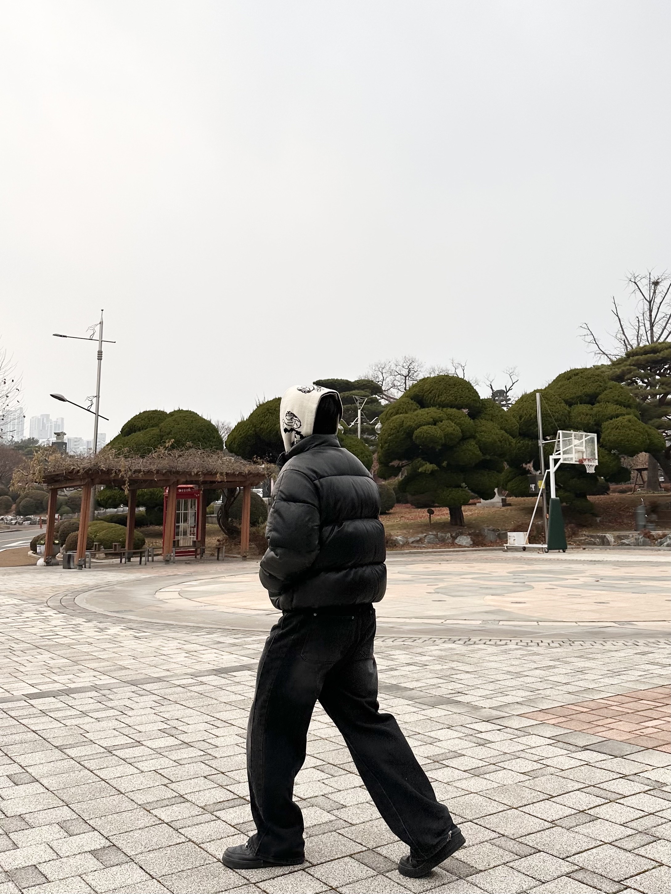 Peaches Peaches Brakeman Muffler, Nike Air Force 1 '07 Low Triple Black 착용 스타일 - 1