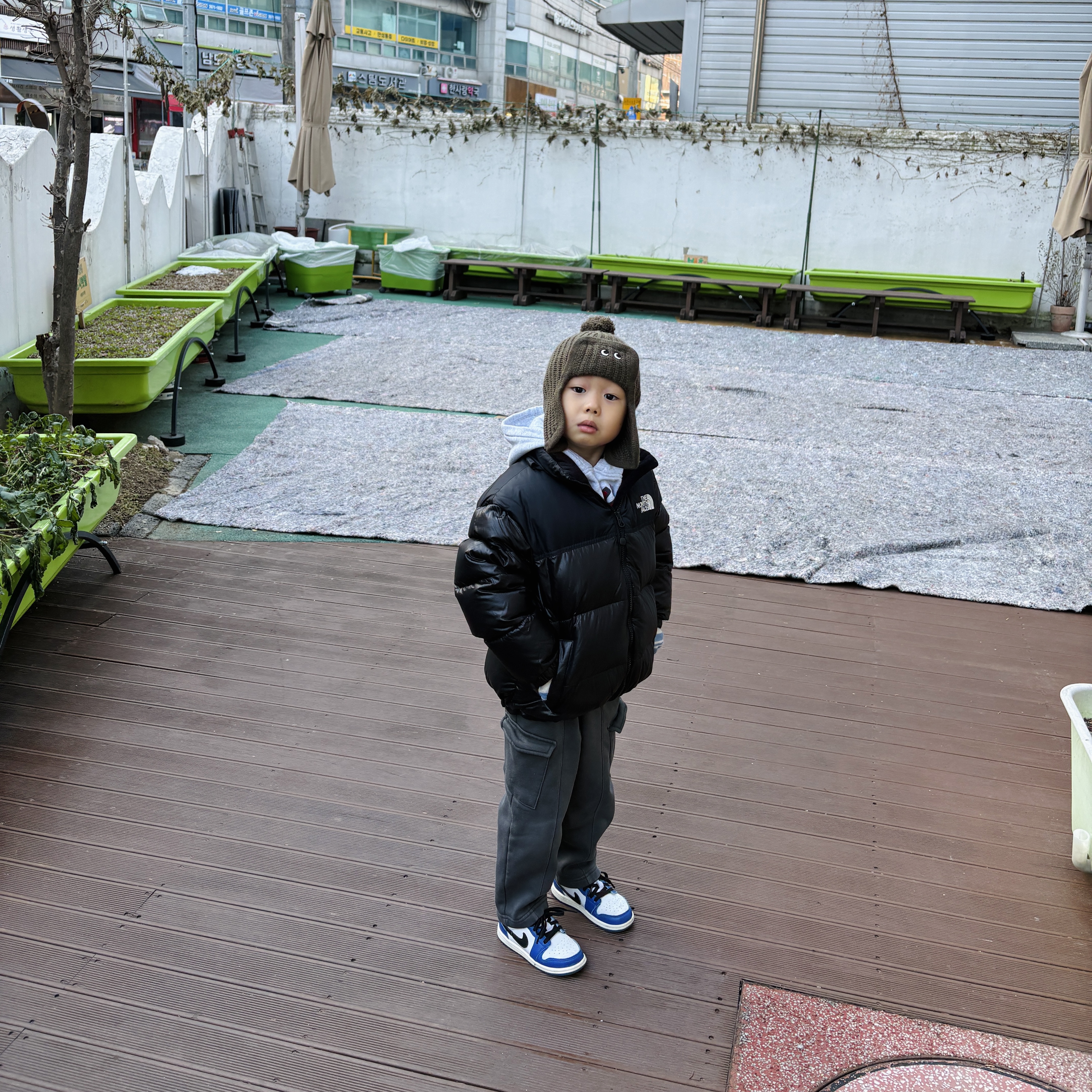 (Kids) The North Face 1996 Eco Nuptse Down Jacket Real Black, (TD) Jordan 1 Retro Low OG Game Royal 착용 스타일 - 1