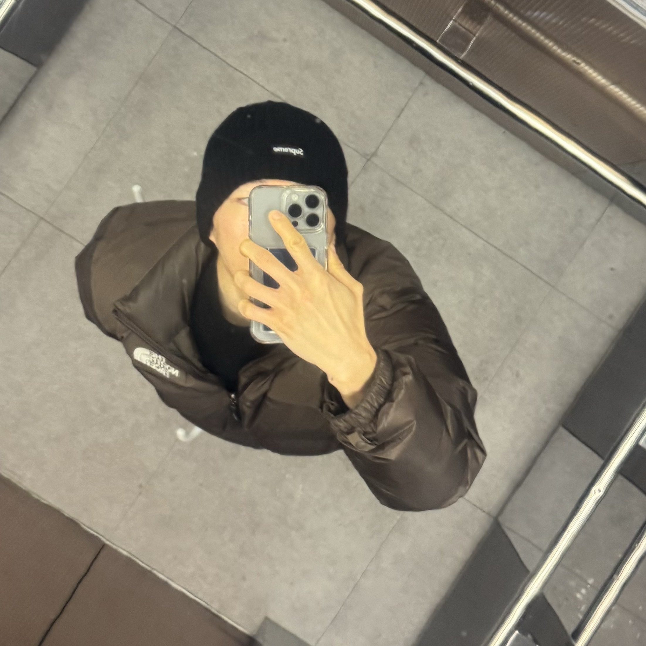 The North Face 1996 Water Shield Nuptse Jacket Beige Brown, Supreme Overdyed Beanie Black 착용 스타일