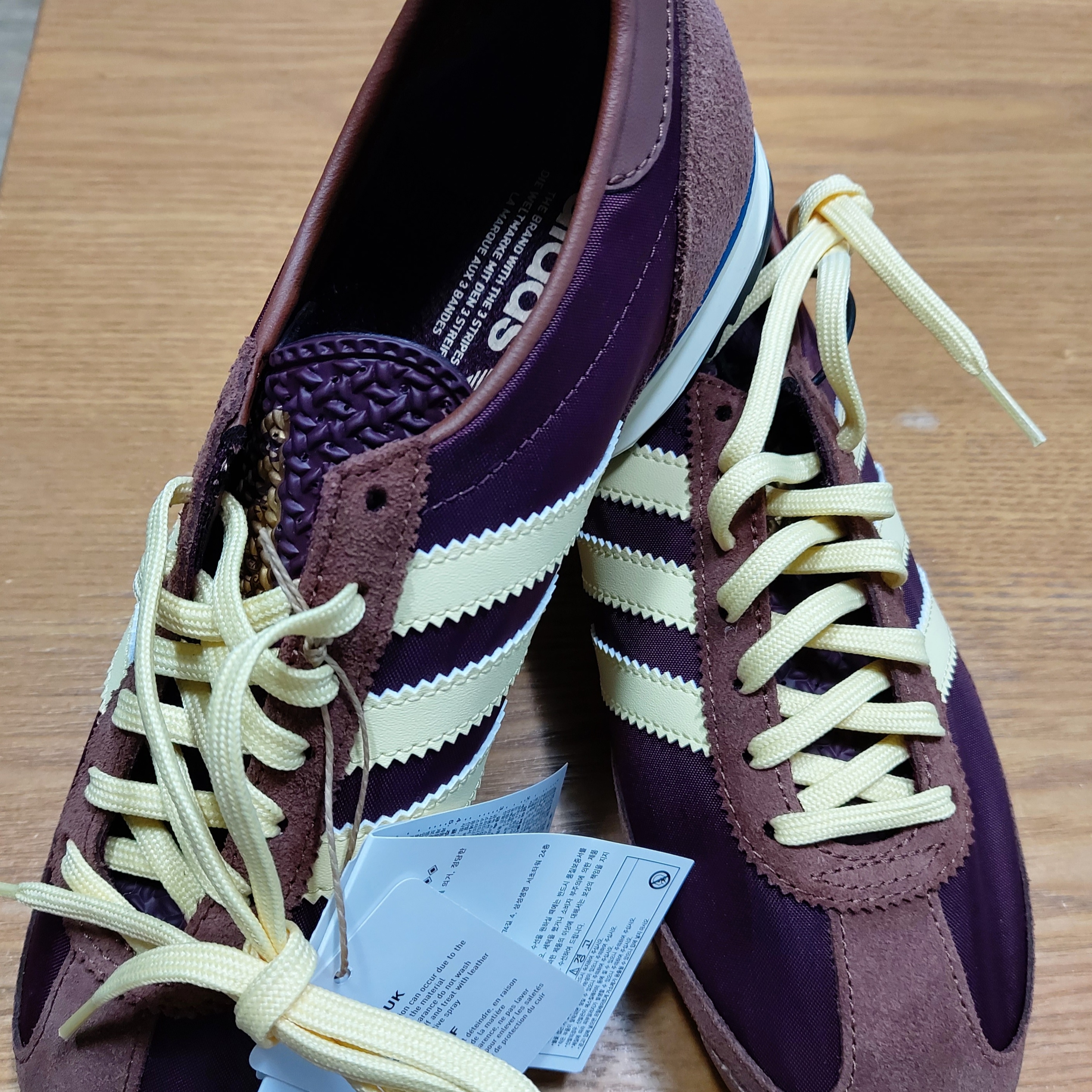 (W) Adidas SL 72 OG Maroon Almost Yellow 착용 스타일 - 1