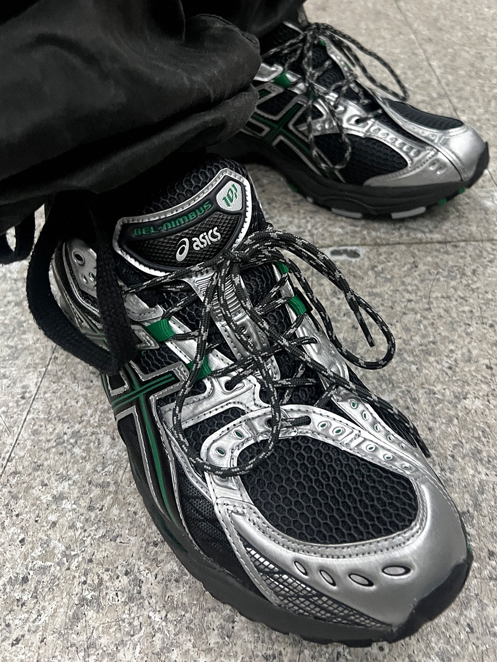 Asics Gel-Nimbus 10.1 Obsidian Grey Green Basil ์ฐฉ์ฉ ์คํ์ผ - 3