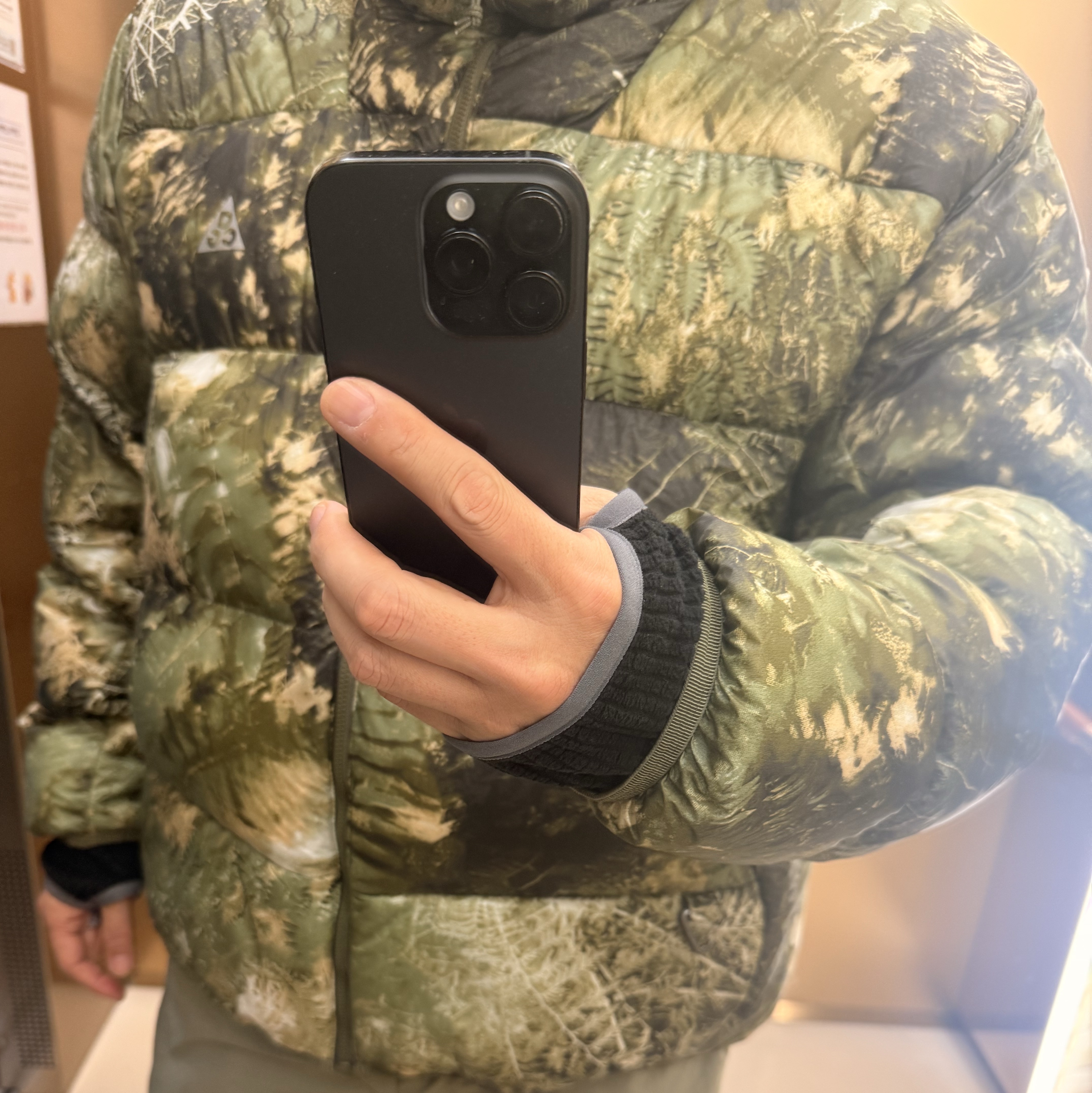 Nike ACG Therma-Fit ADV Lunar Lake Puffer Loose Hooded Jacket Oil Green Medium Olive - Asia 착용 스타일
