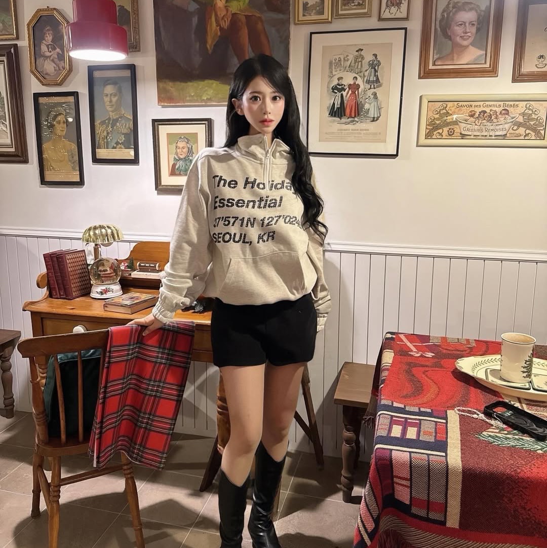 Express Holiday Holiday Essential Half Zip Up Black, Express Holiday Holiday Essential Half Zip-Up Melange White 착용 스타일 - 1