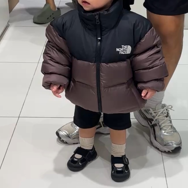 (TD) Jordan 1 Retro Low OG Mocha, (Kids) The North Face 1996 Eco Nuptse Down Jacket Black 착용 스타일 - 6