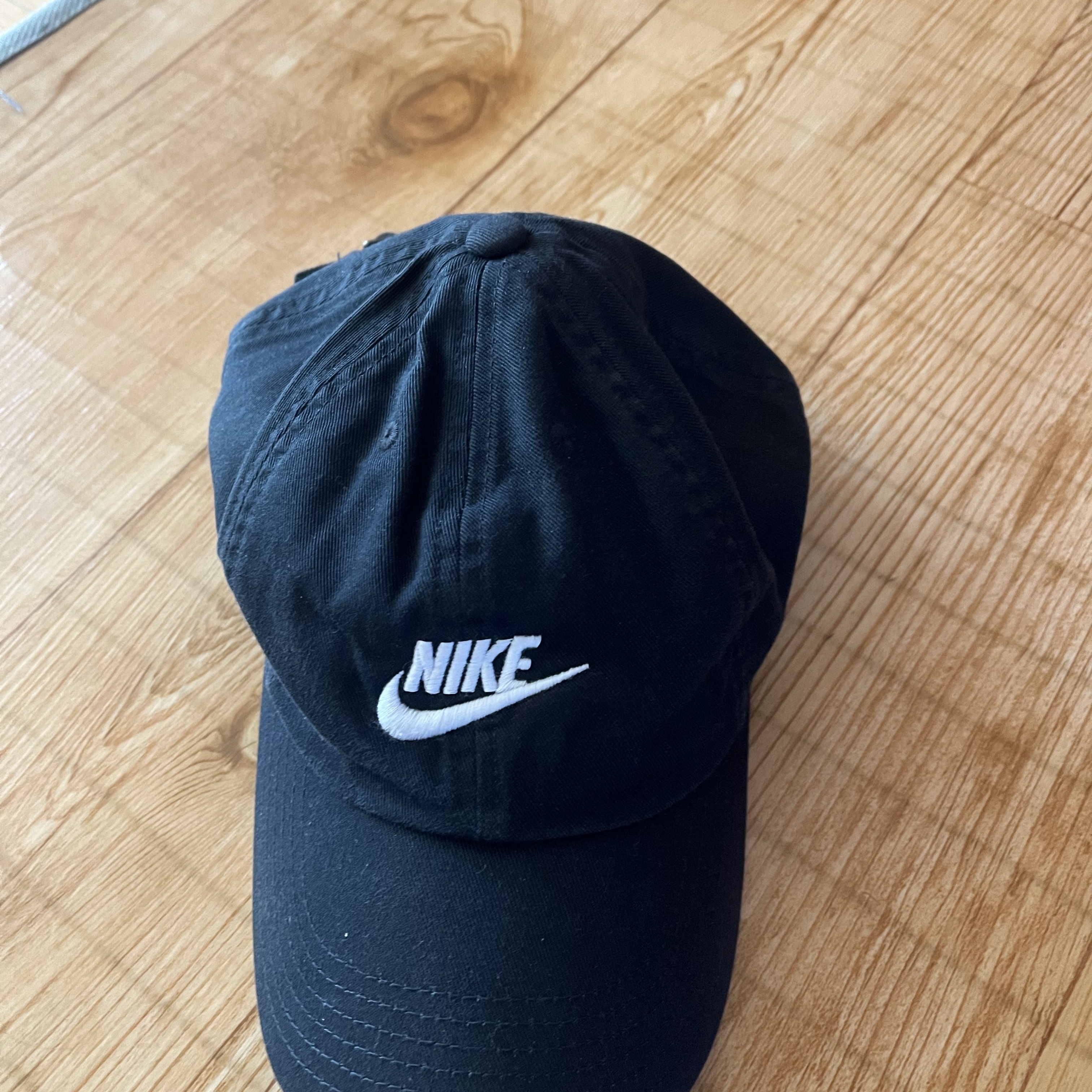Nike Heritage 86 Futura Washed Cap Black White 착용 스타일