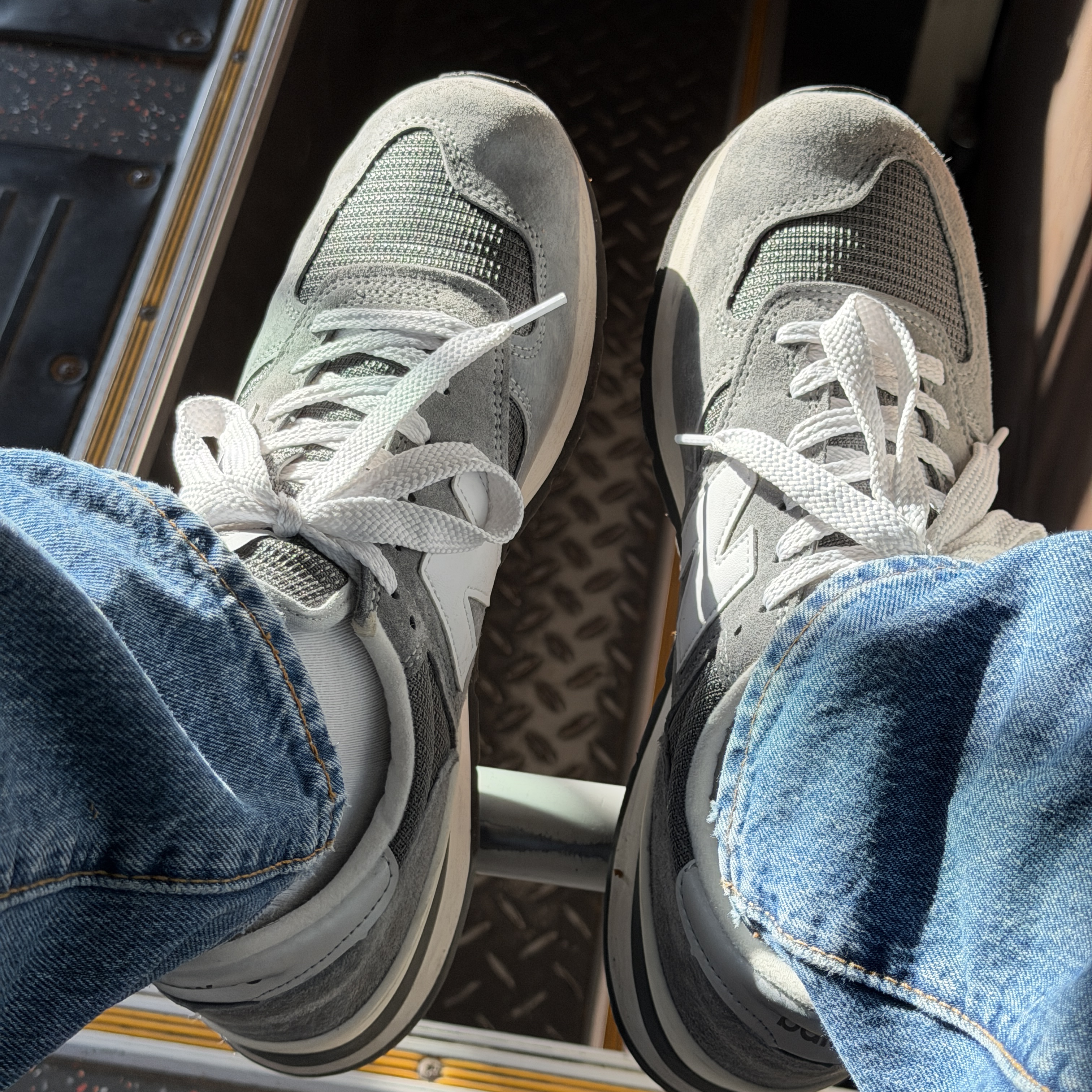 New Balance 990v1 Made in USA Grey White 착용 스타일