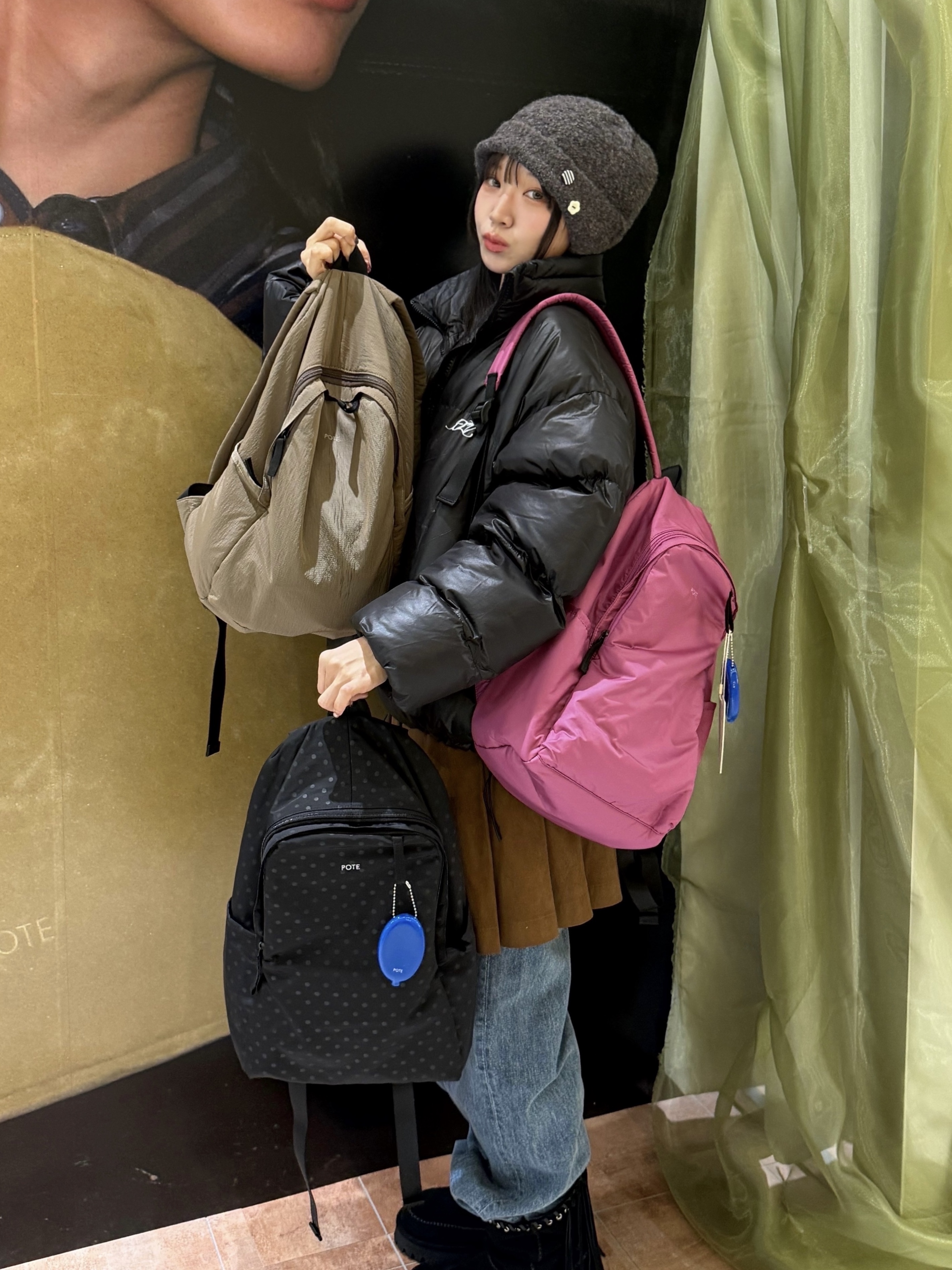 POTE 0002 HideSlot Classic Backpack DotBlack, POTE 0006 HideSlot Classic Backpack (L) Mocha 착용 스타일 - 1