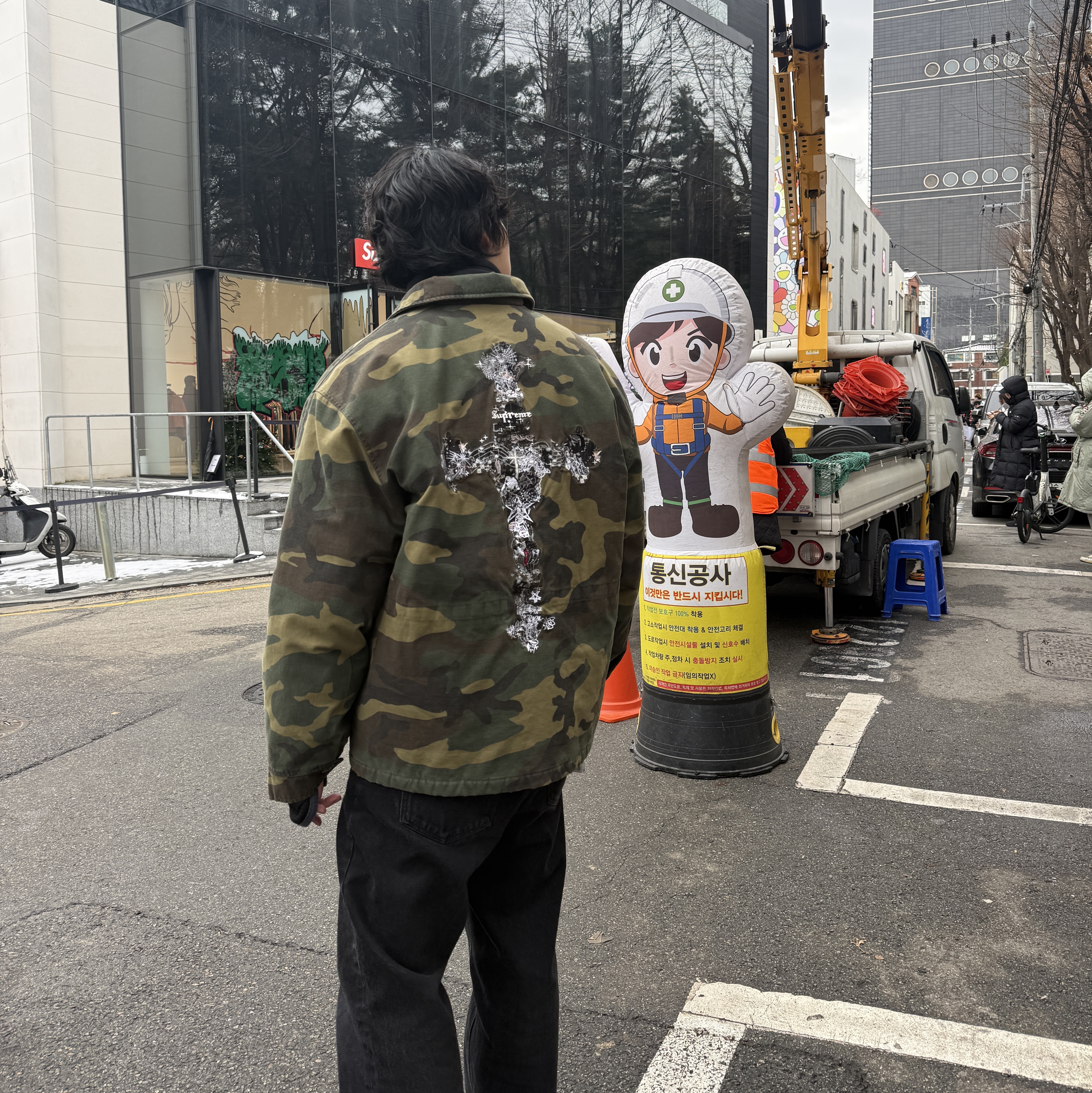 Supreme AOI Cross M52 Jacket Black - 25FW, Supreme AOI Cross M52 Jacket Camo - 25FW 착용 스타일 - 2