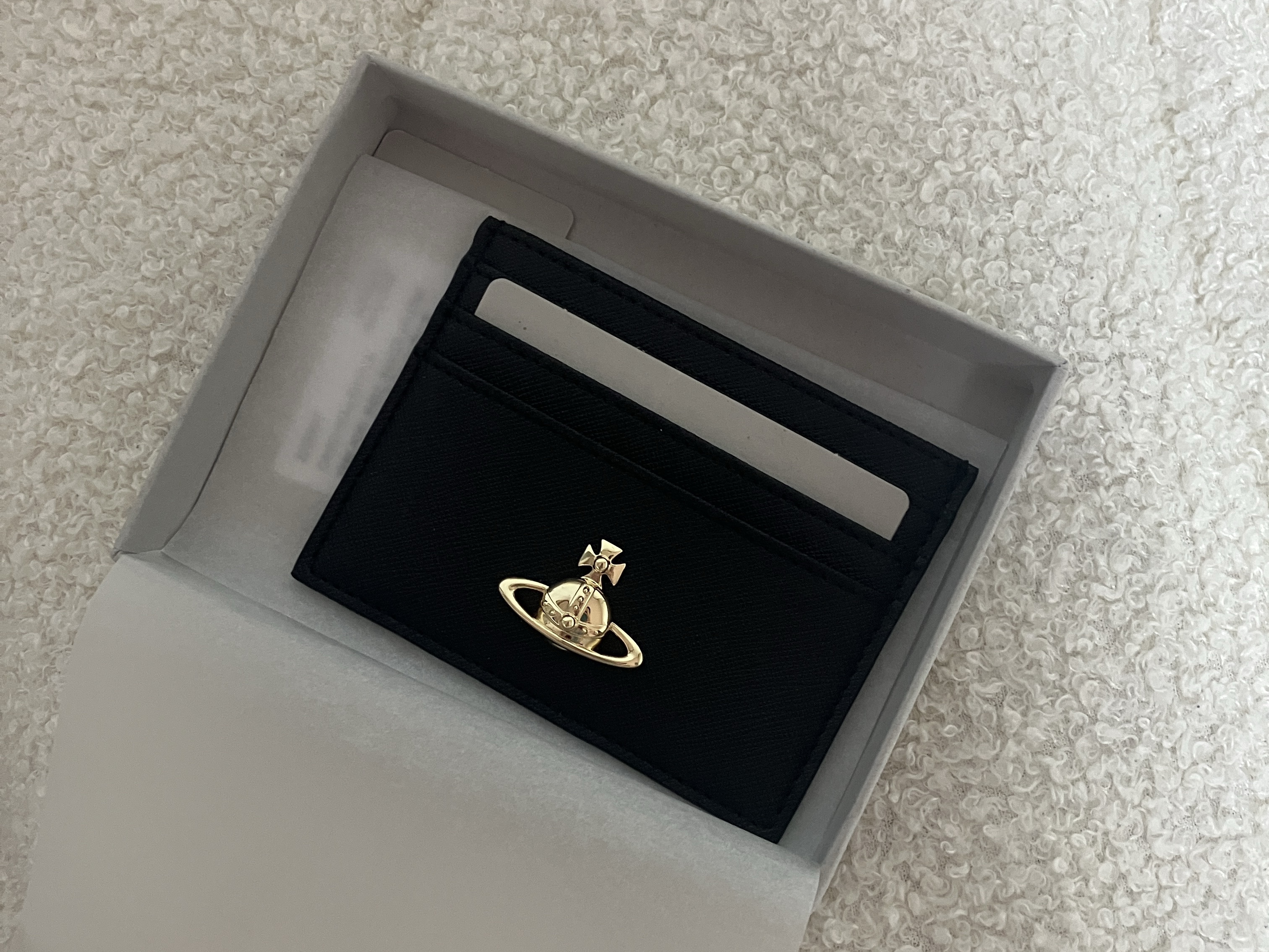 Vivienne Westwood Logo Flat Card Holder Black 착용 스타일