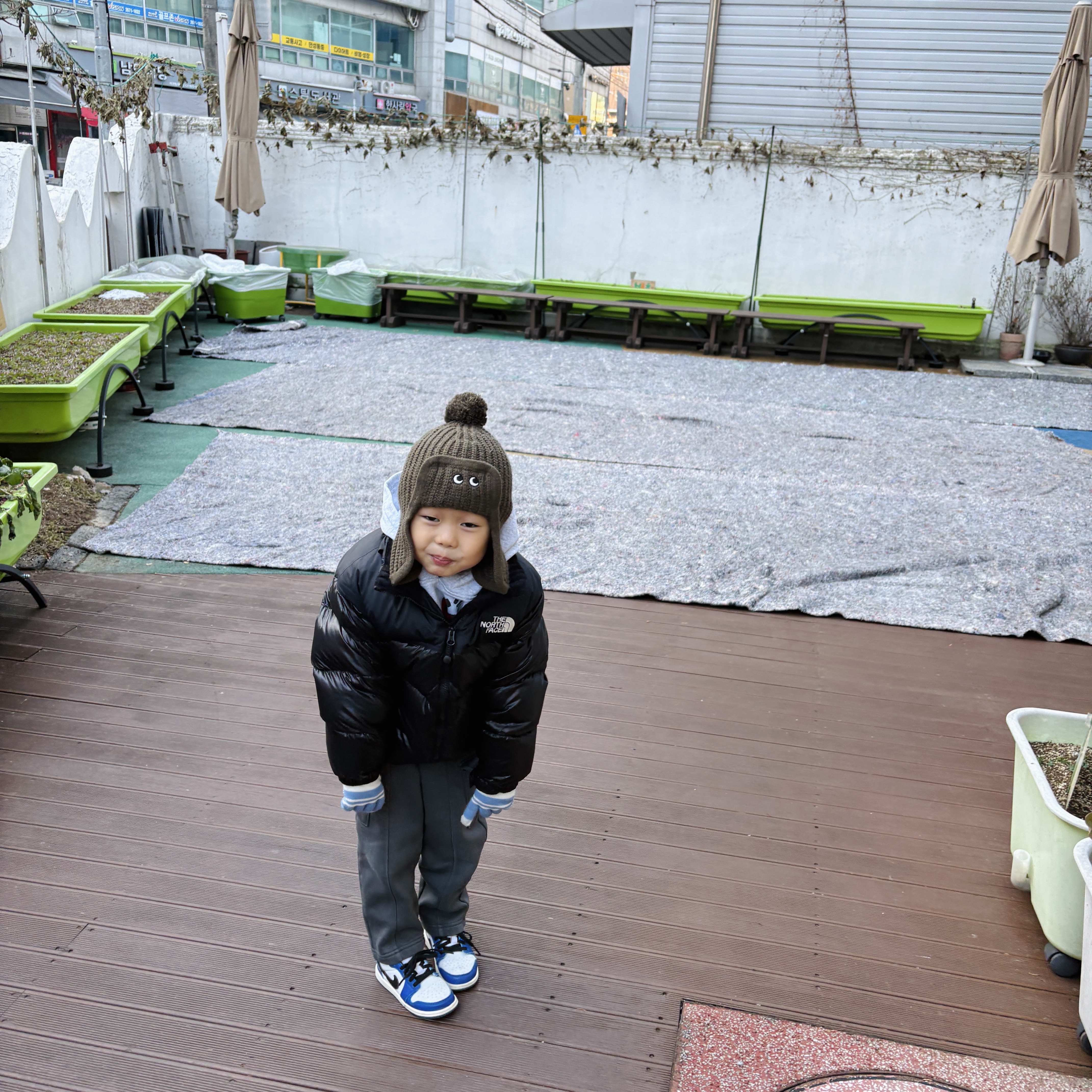 (Kids) The North Face 1996 Eco Nuptse Down Jacket Real Black, (TD) Jordan 1 Retro Low OG Game Royal 착용 스타일 - 6