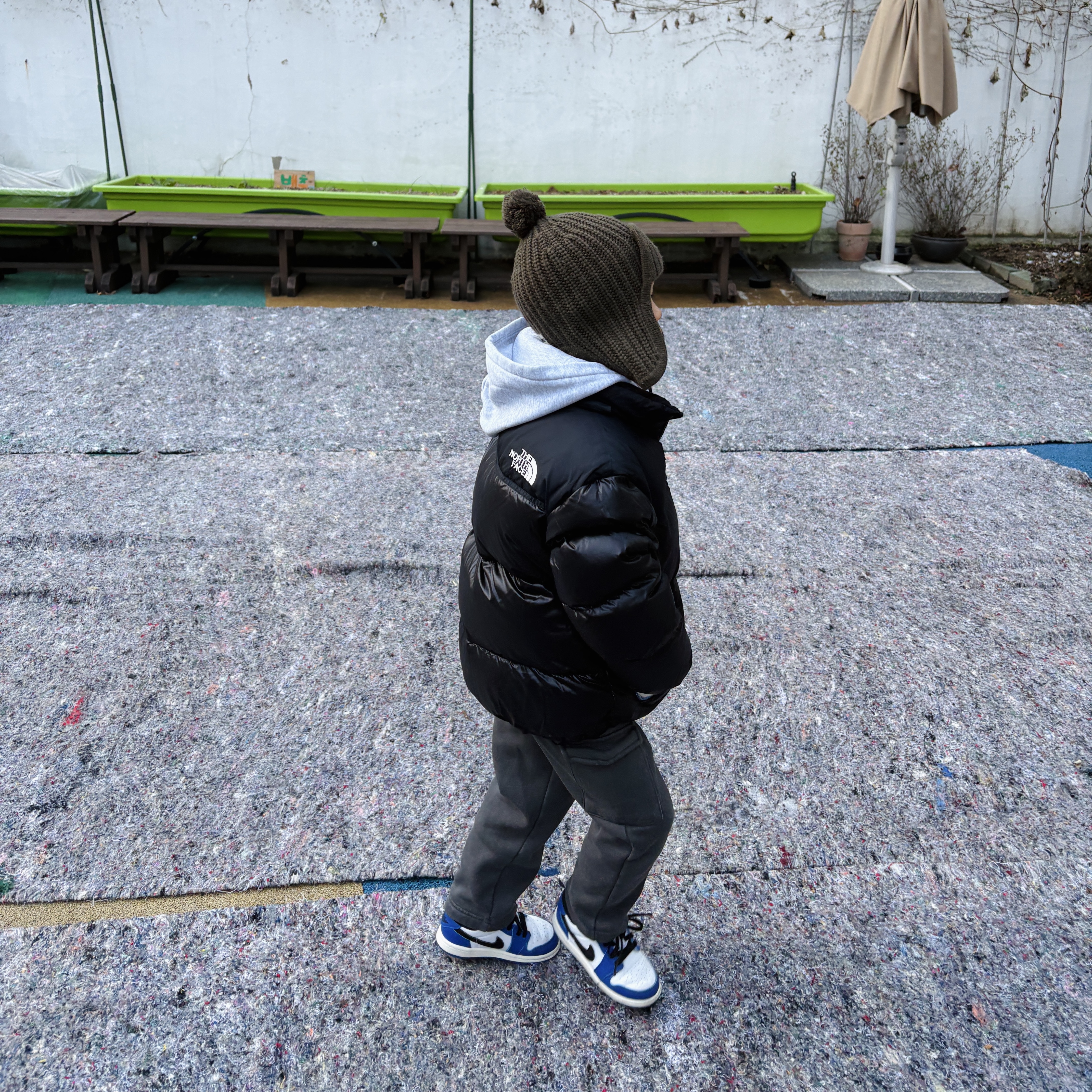 (Kids) The North Face 1996 Eco Nuptse Down Jacket Real Black, (TD) Jordan 1 Retro Low OG Game Royal 착용 스타일 - 7
