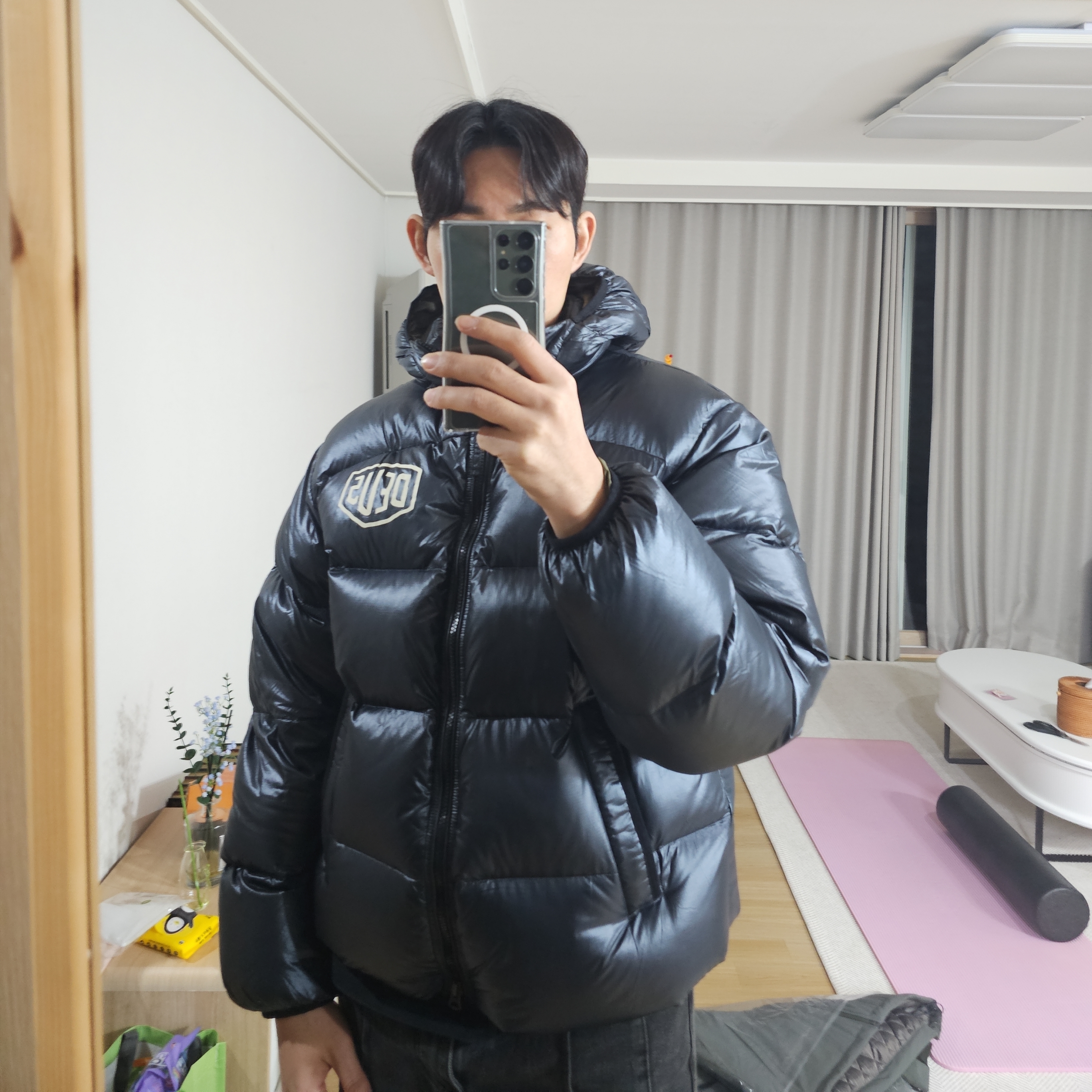 Deus Ex Machina Shield Hoodie Down Jacket Black 착용 스타일