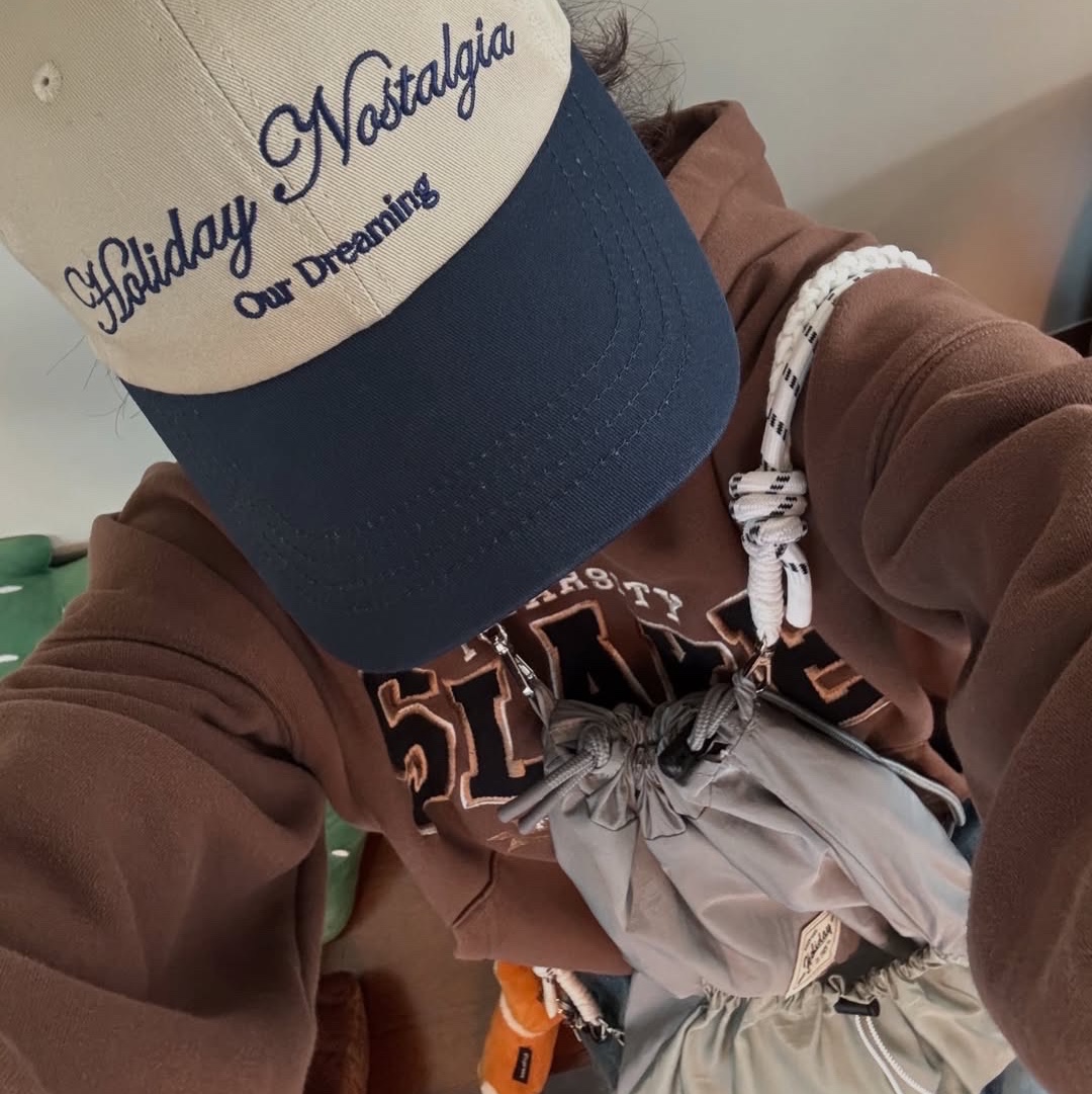 Express Holiday Our Dreaming Washed Ball Cap Black, Express Holiday Our Dreaming Washed Ball Cap Dusty Blue 착용 스타일 - 2