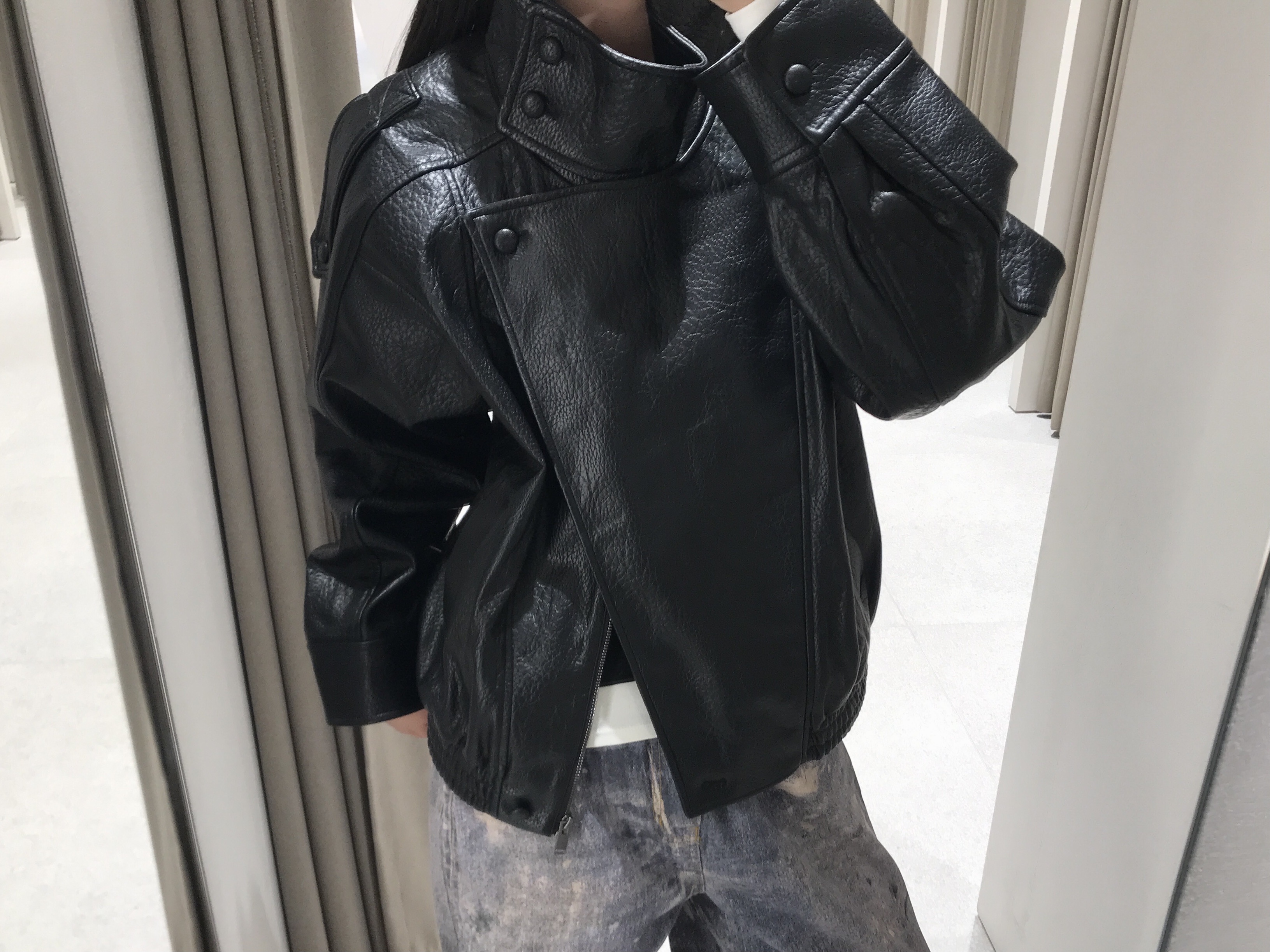 Zara Faux Leather Jacket Black 착용 스타일